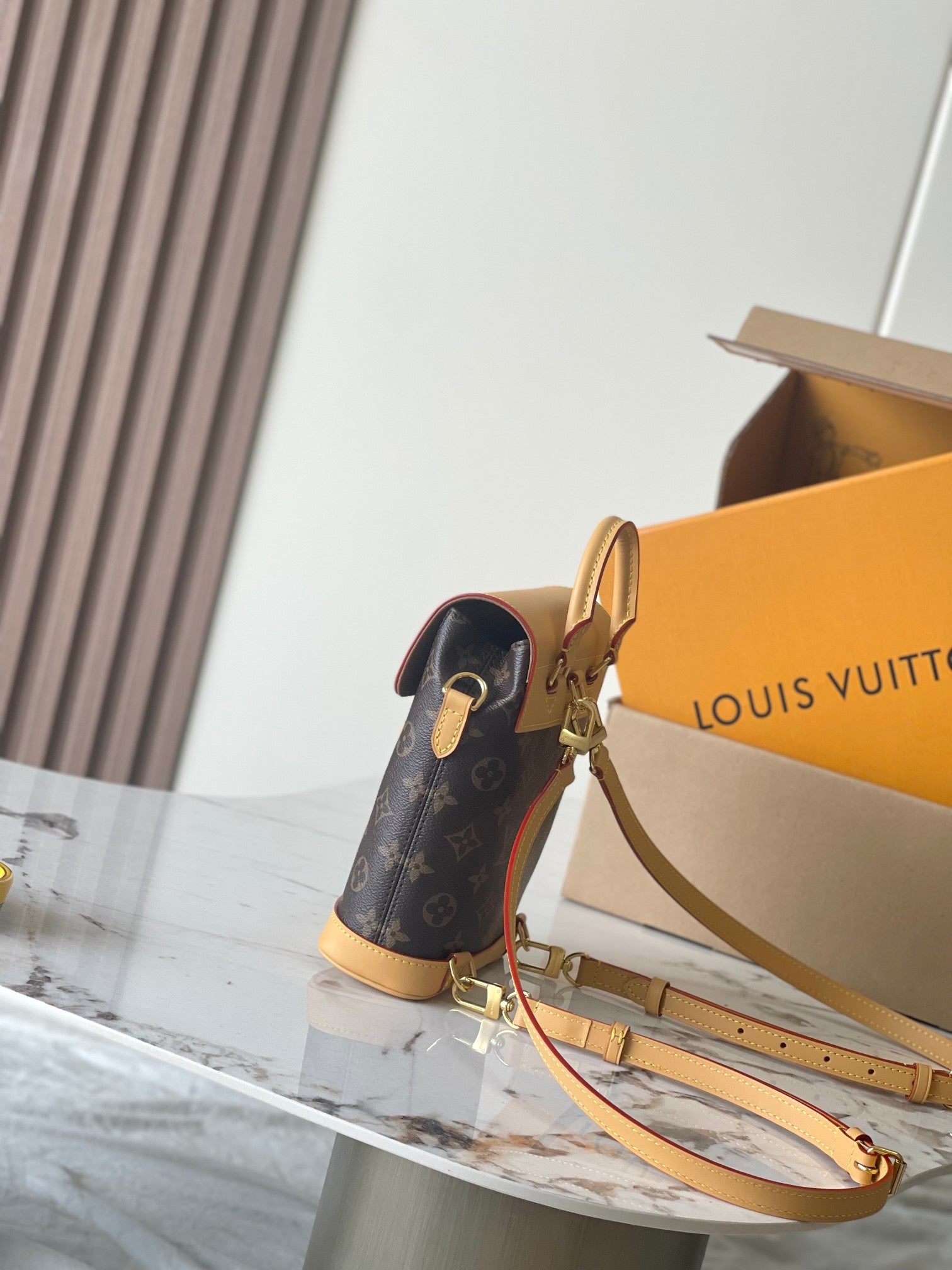LOUIS VUITTON- LV bag