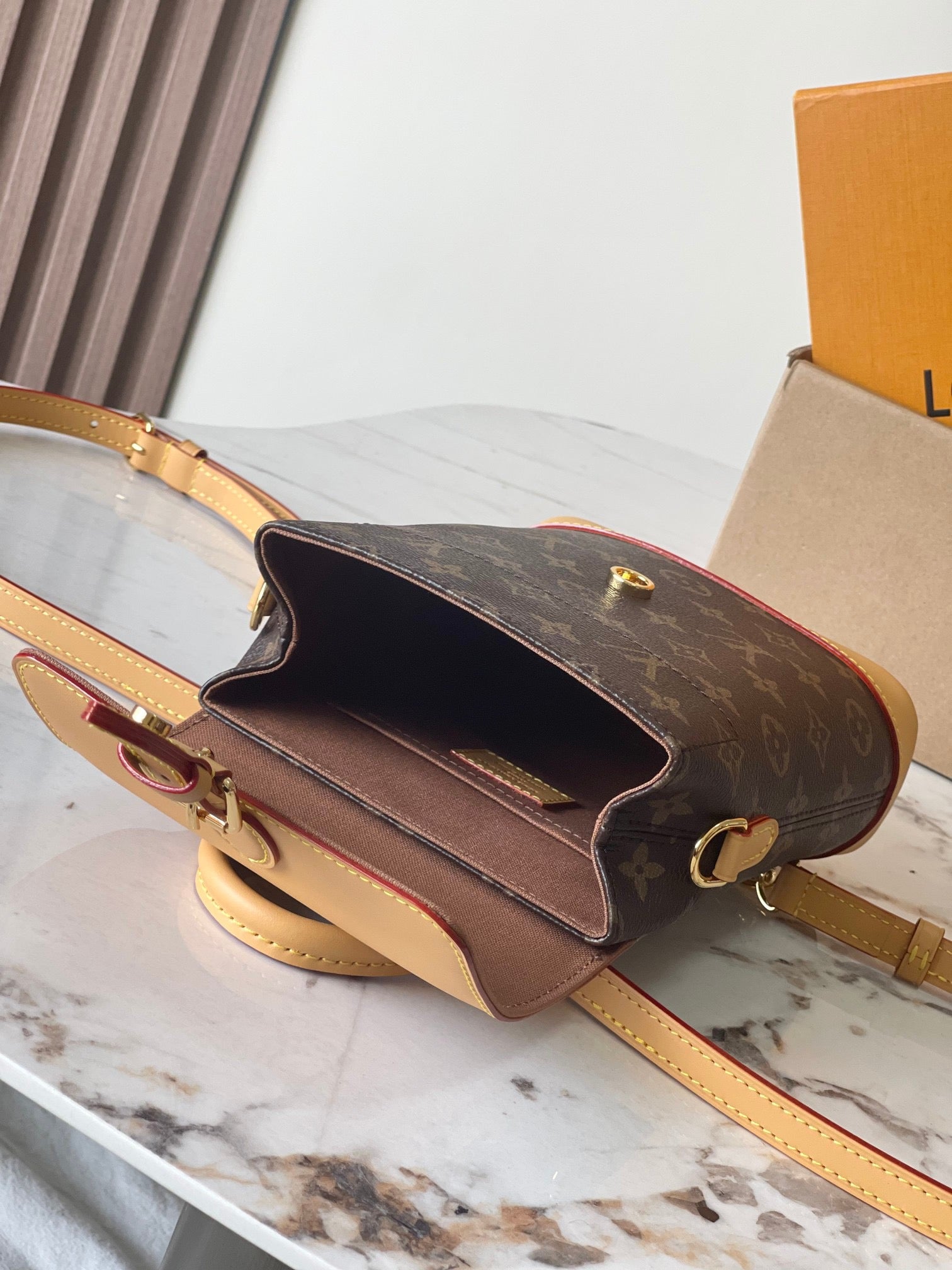 LOUIS VUITTON- LV bag