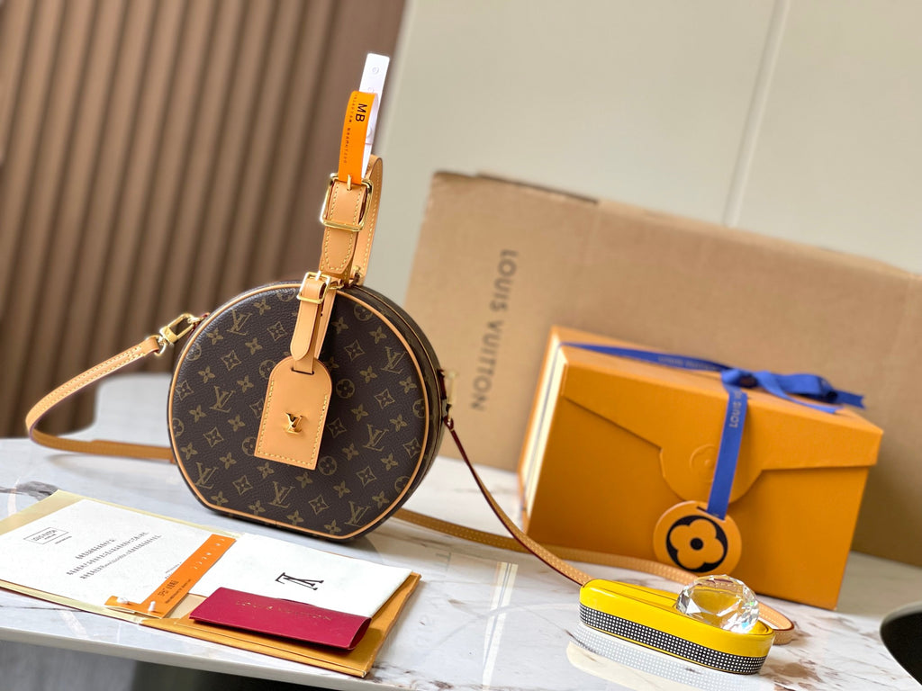 LOUIS VUITTON- LV bag