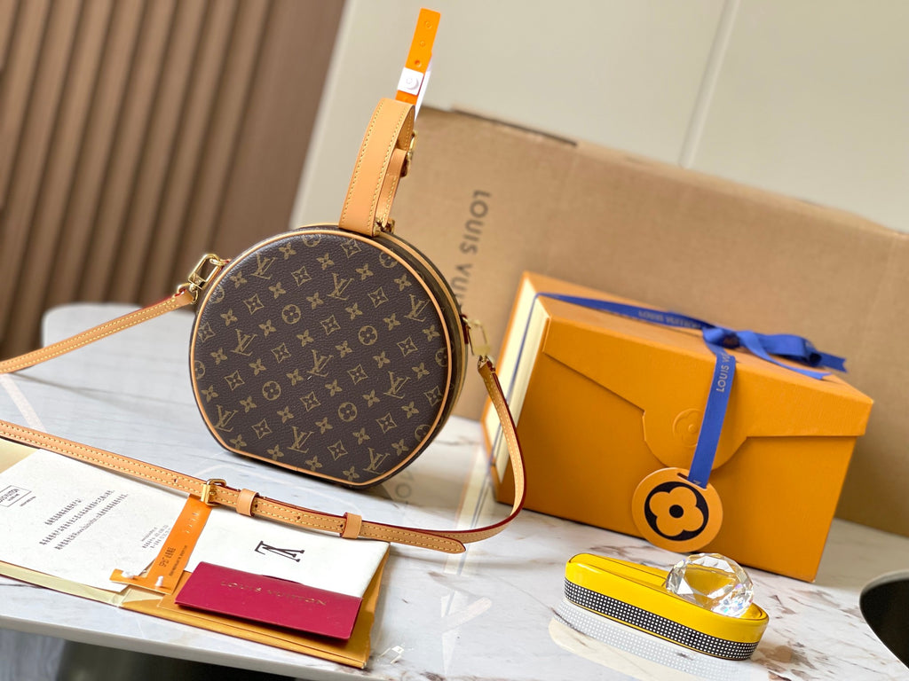 LOUIS VUITTON- LV bag