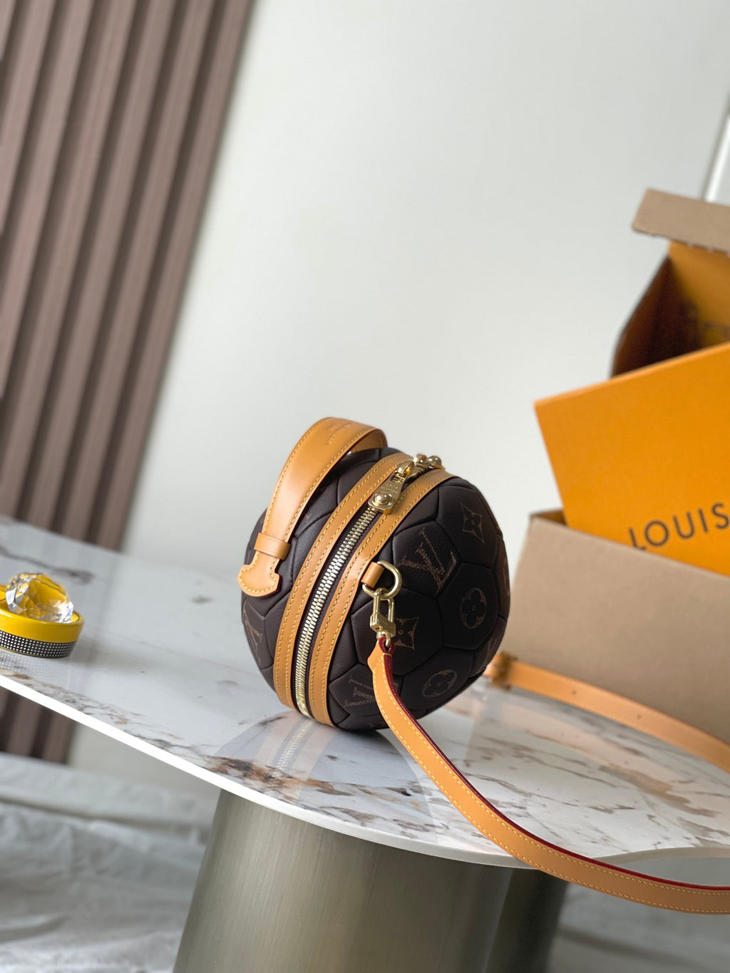 LOUIS VUITTON- LV bag