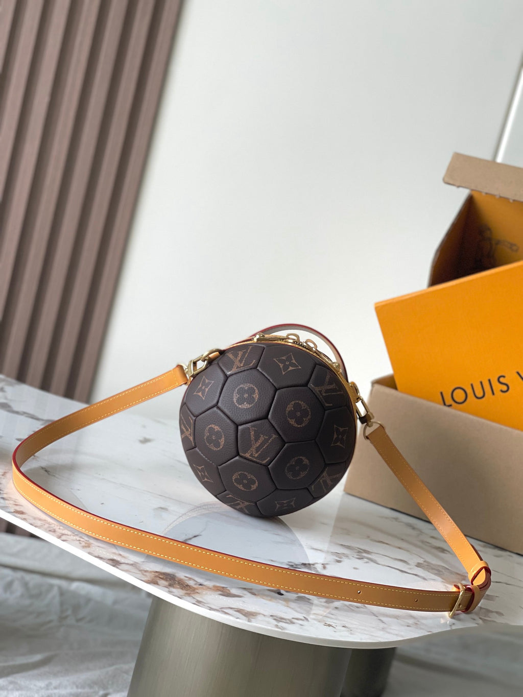 LOUIS VUITTON- LV bag