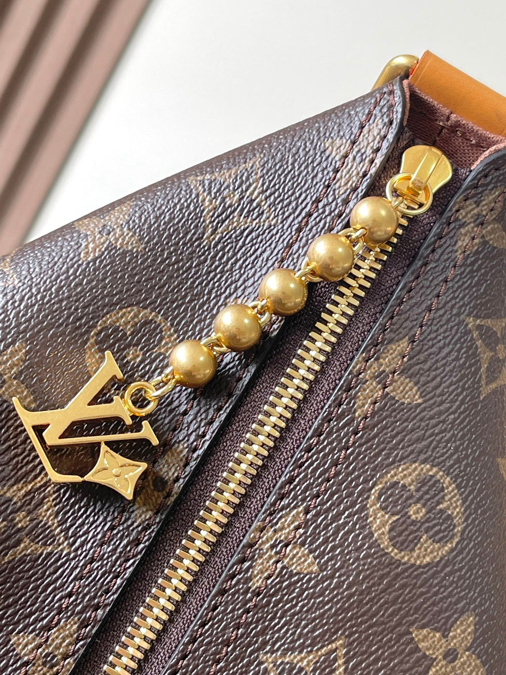 LOUIS VUITTON- LV bag