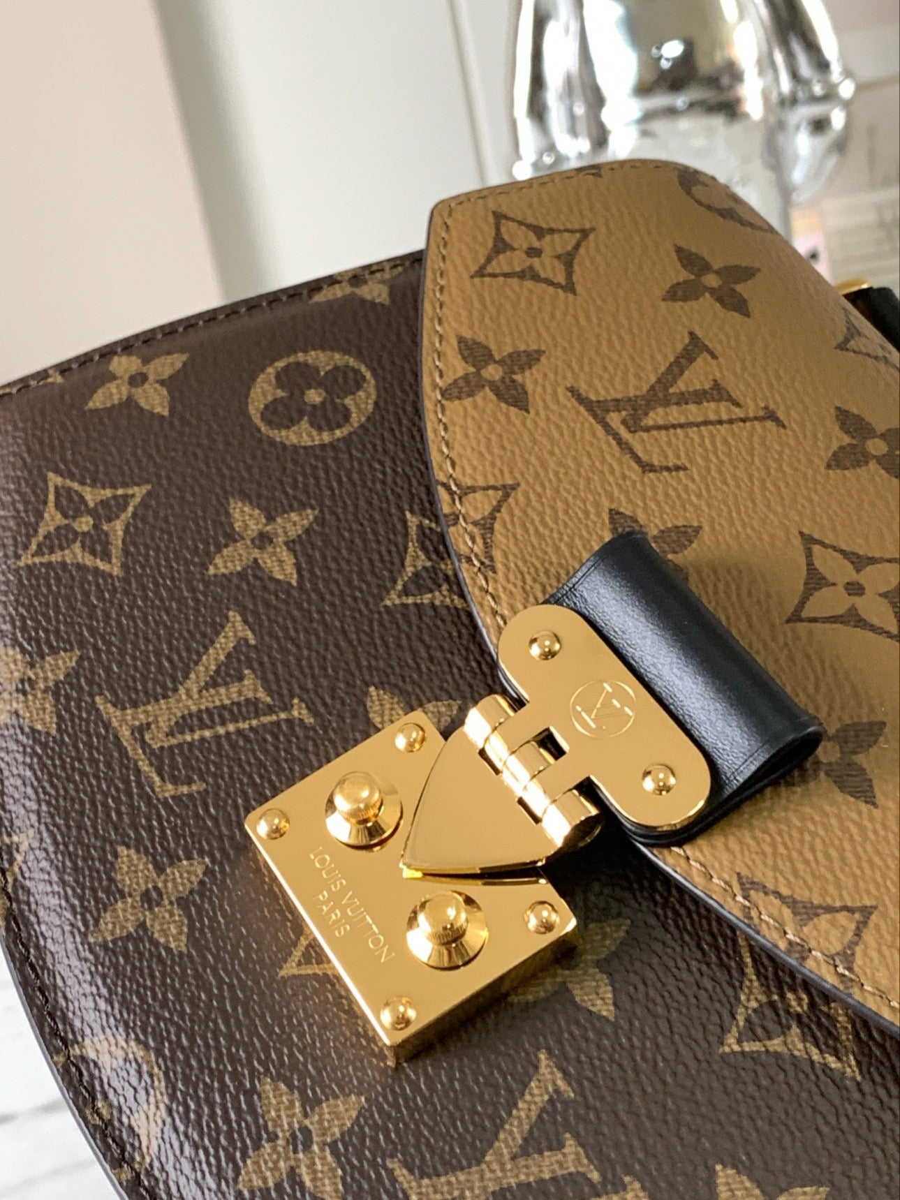 LOUIS VUITTON- LV bag