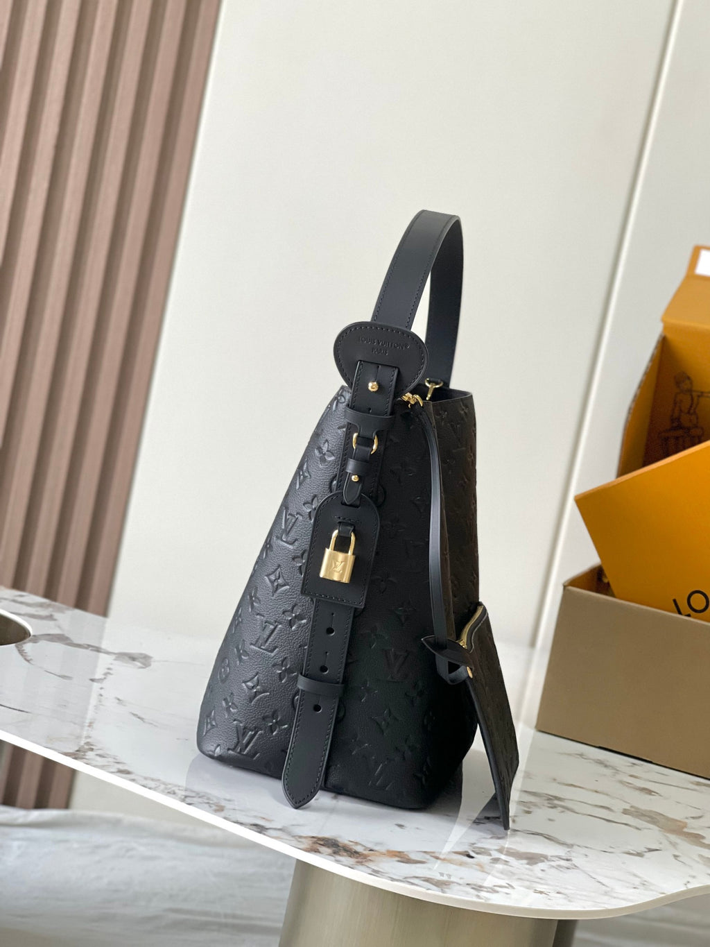 LOUIS VUITTON- LV bag