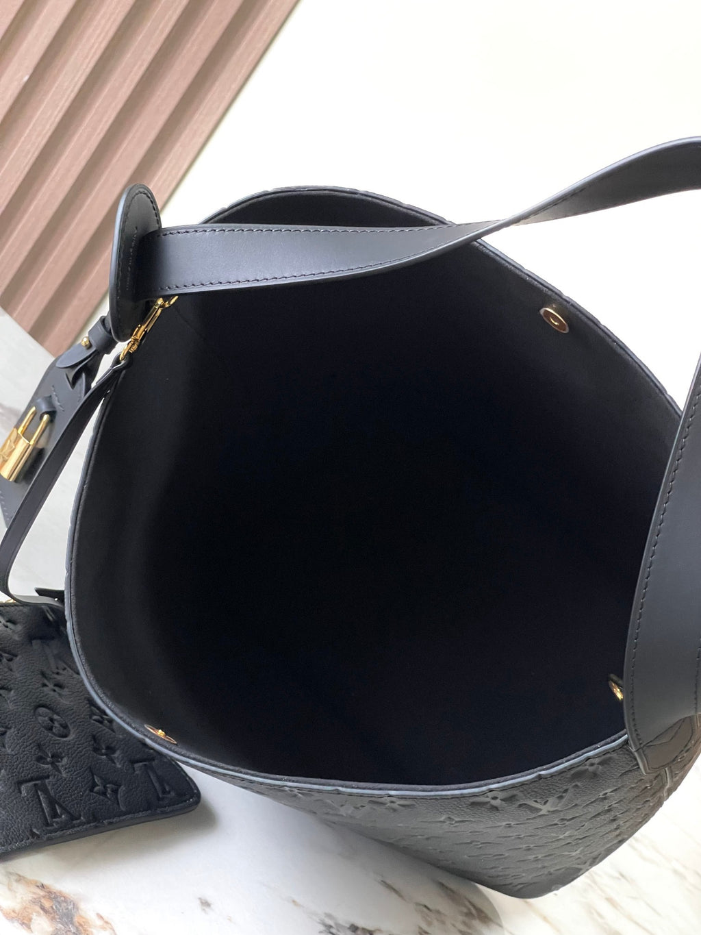 LOUIS VUITTON- LV bag