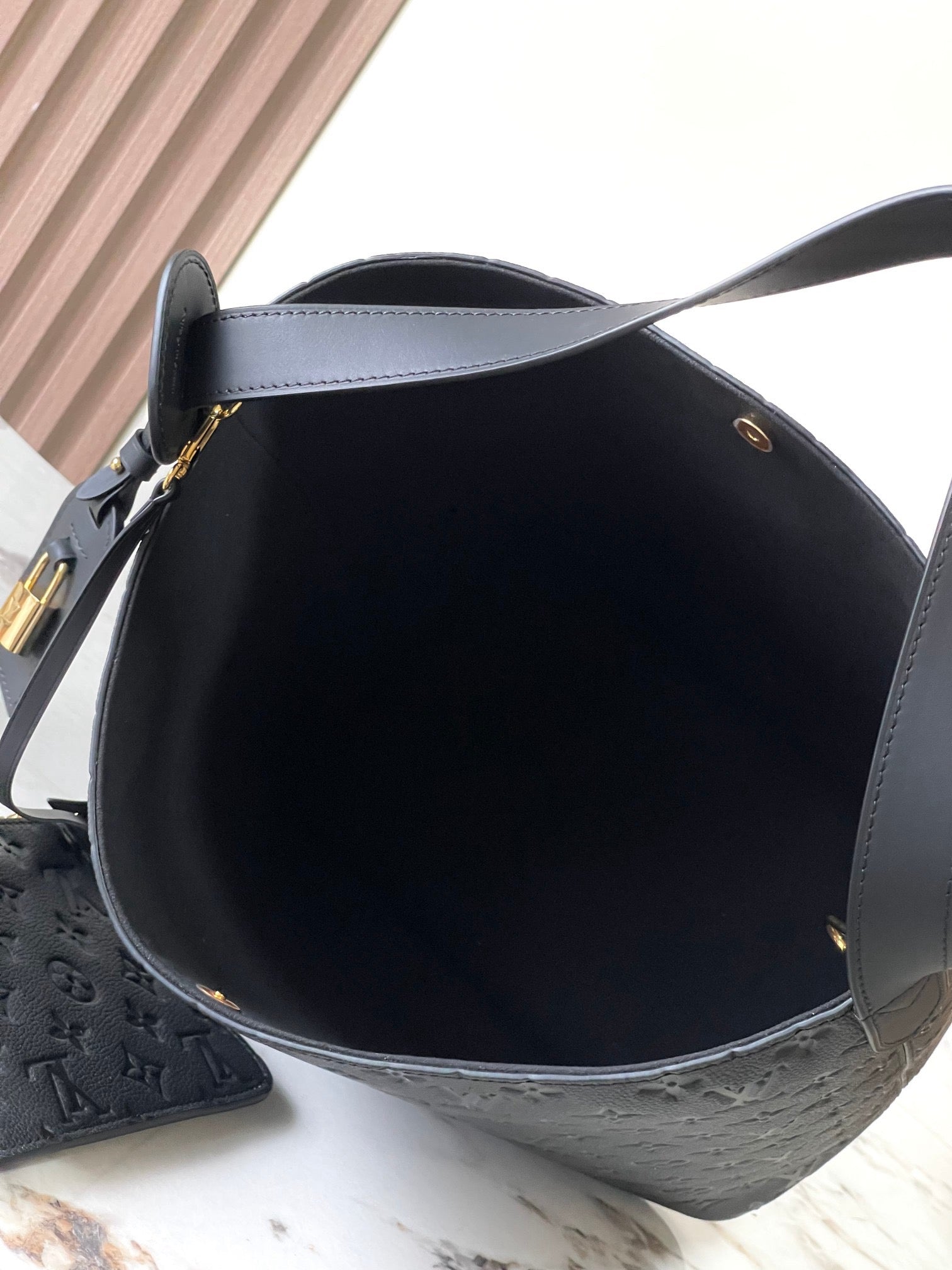 LOUIS VUITTON- LV bag