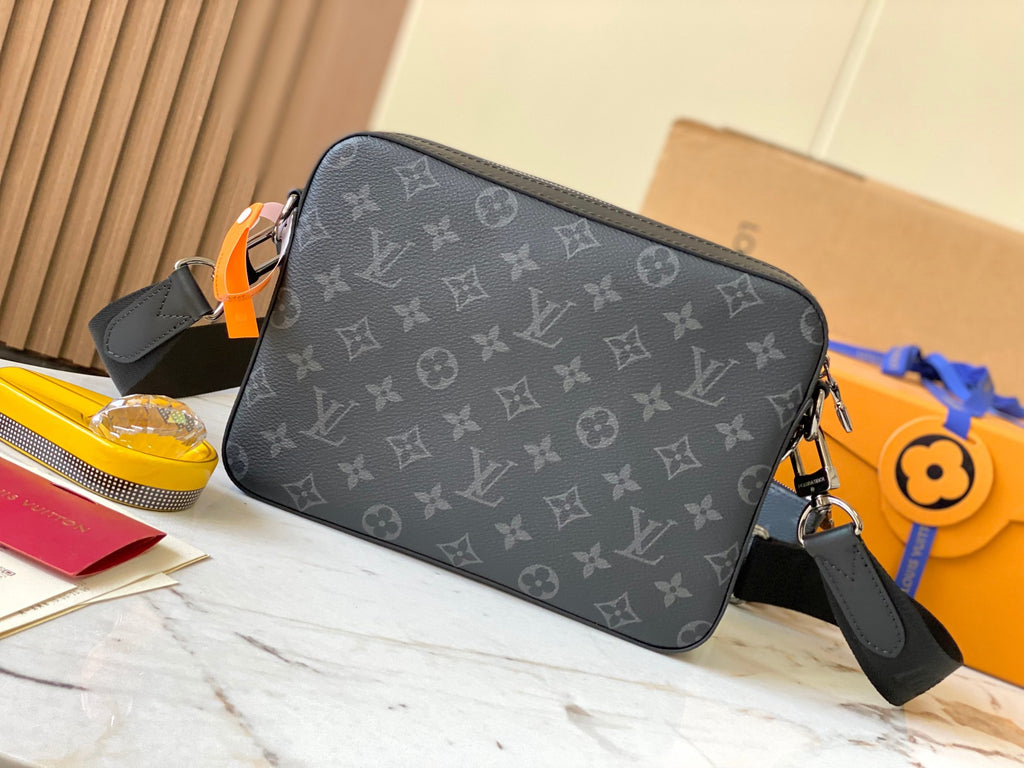 LOUIS VUITTON- LV bag