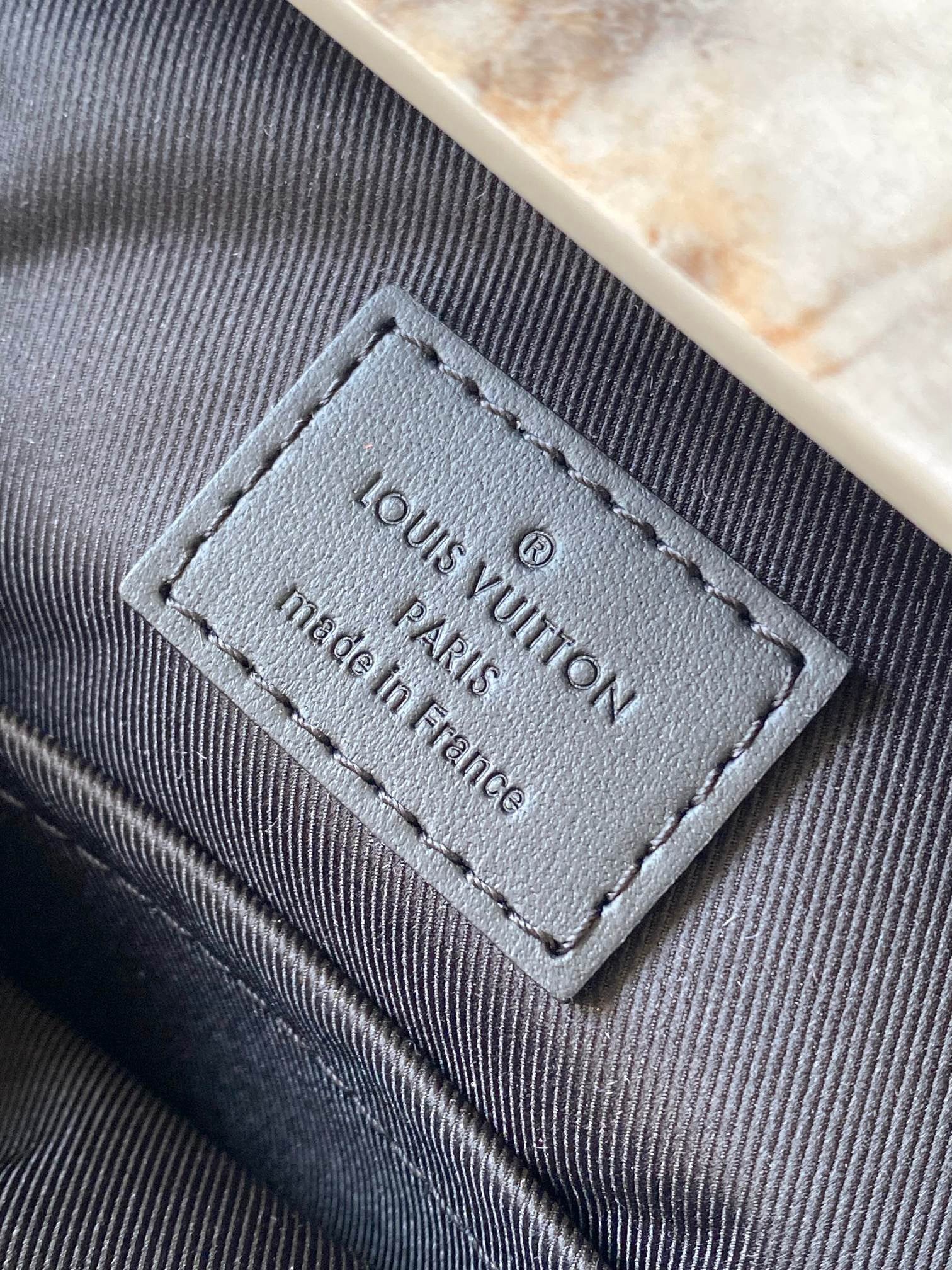 LOUIS VUITTON- LV bag