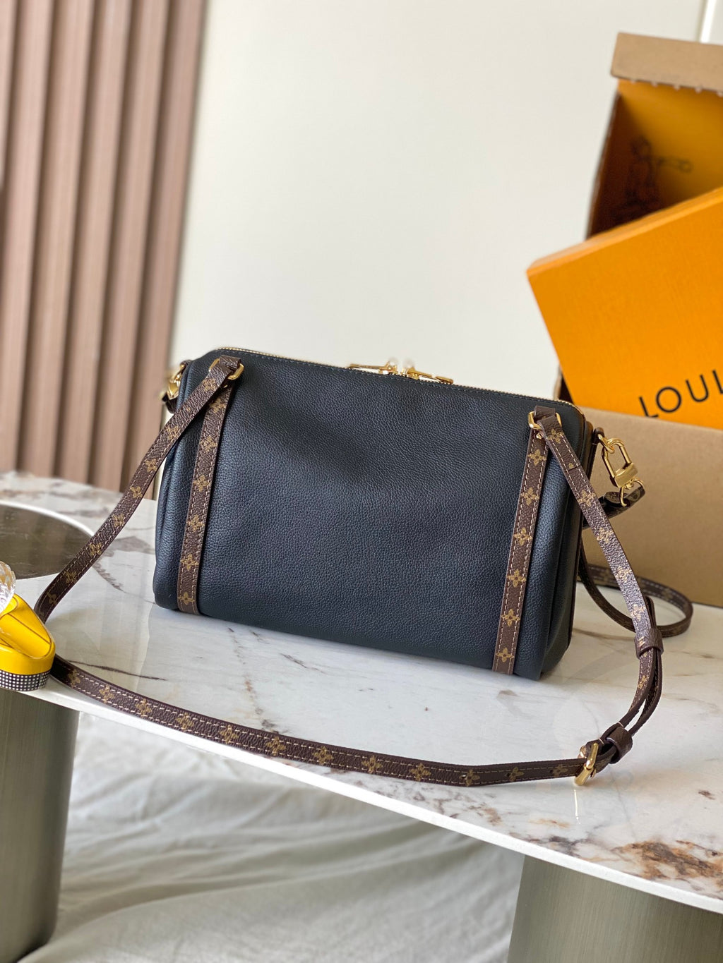 LOUIS VUITTON- LV bag