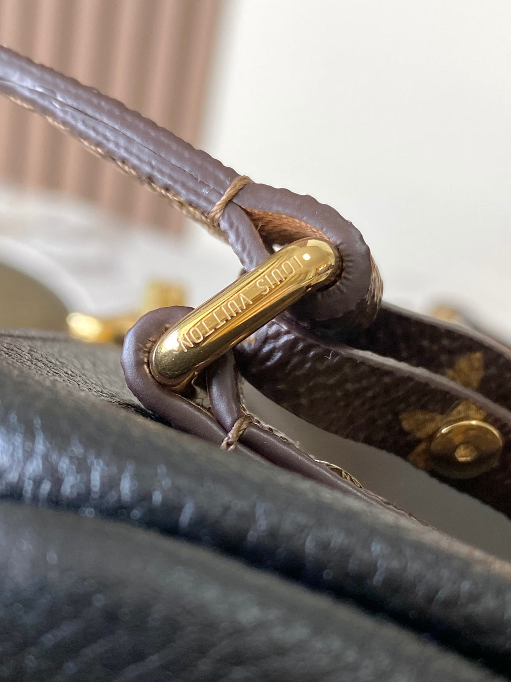 LOUIS VUITTON- LV bag