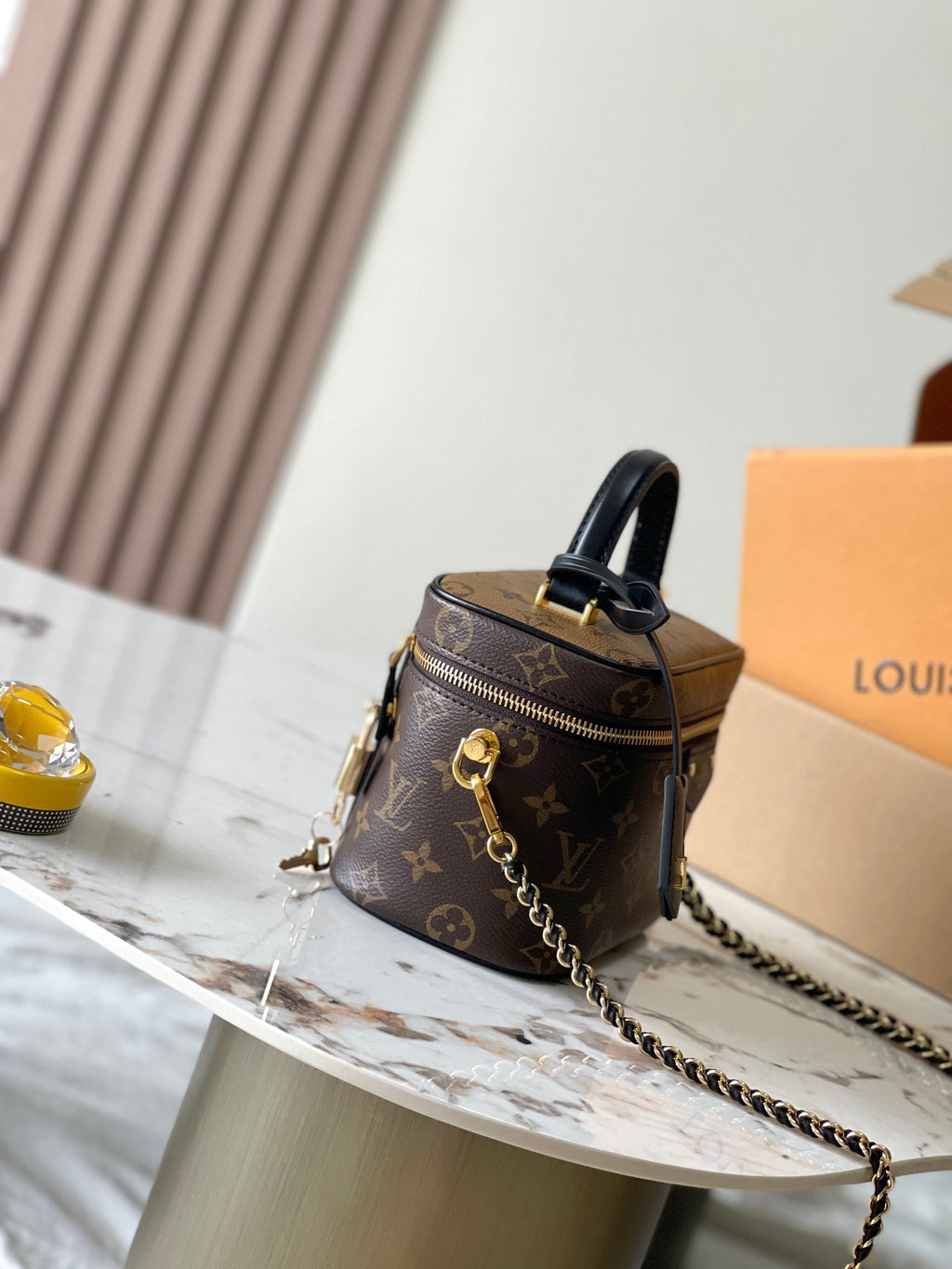 LOUIS VUITTON- LV bag