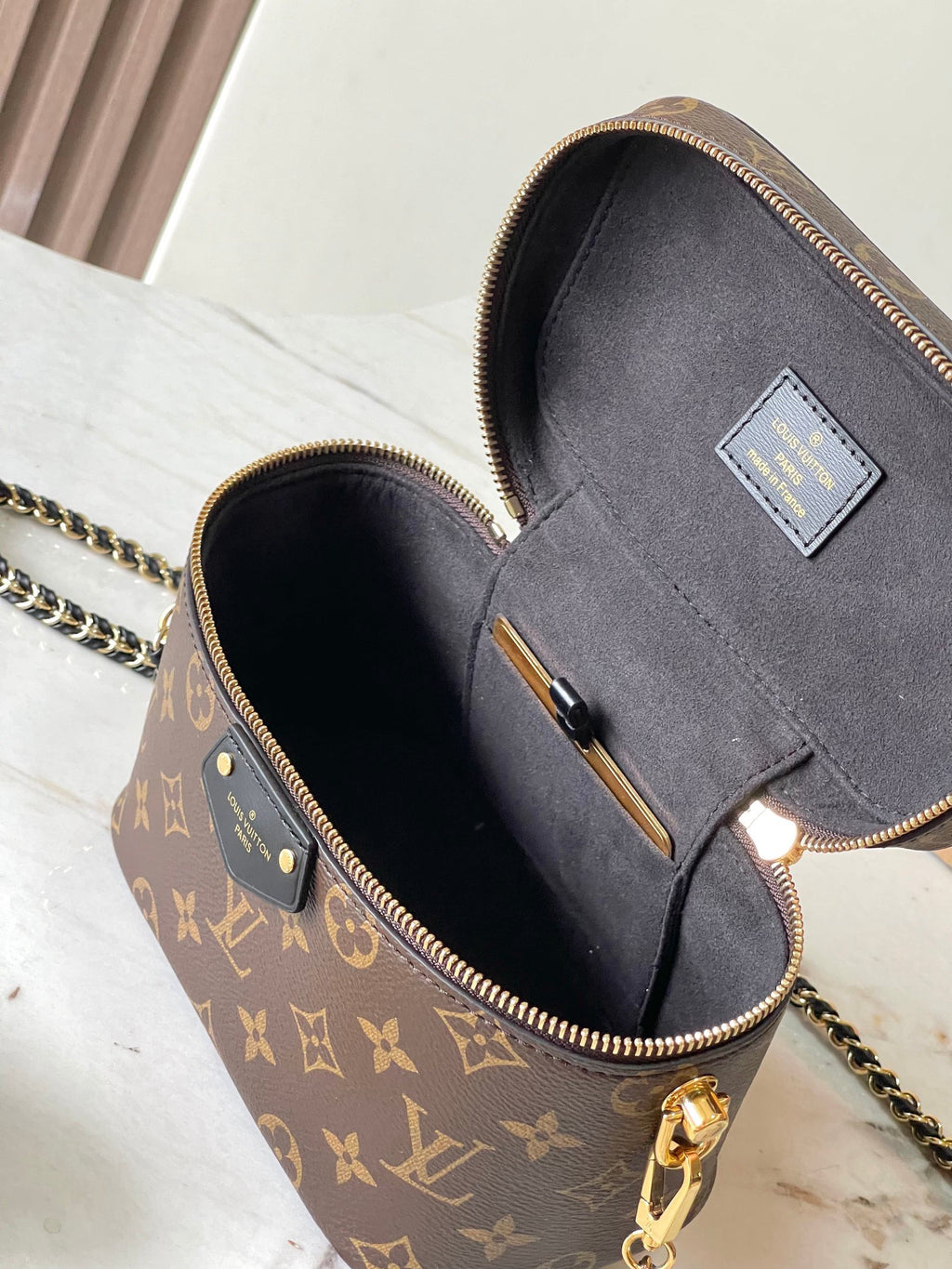 LOUIS VUITTON- LV bag