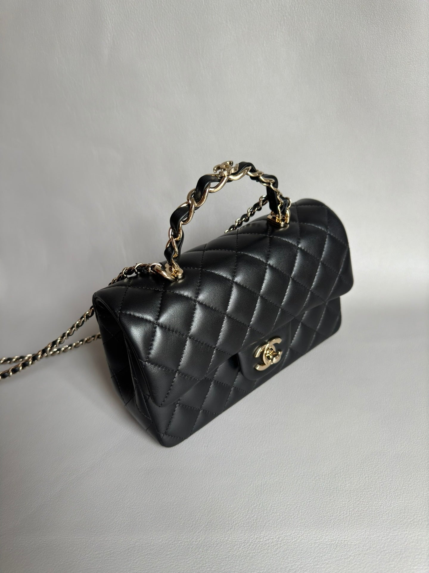 CHANEL-25B CF Handle  bag golden/sliver
