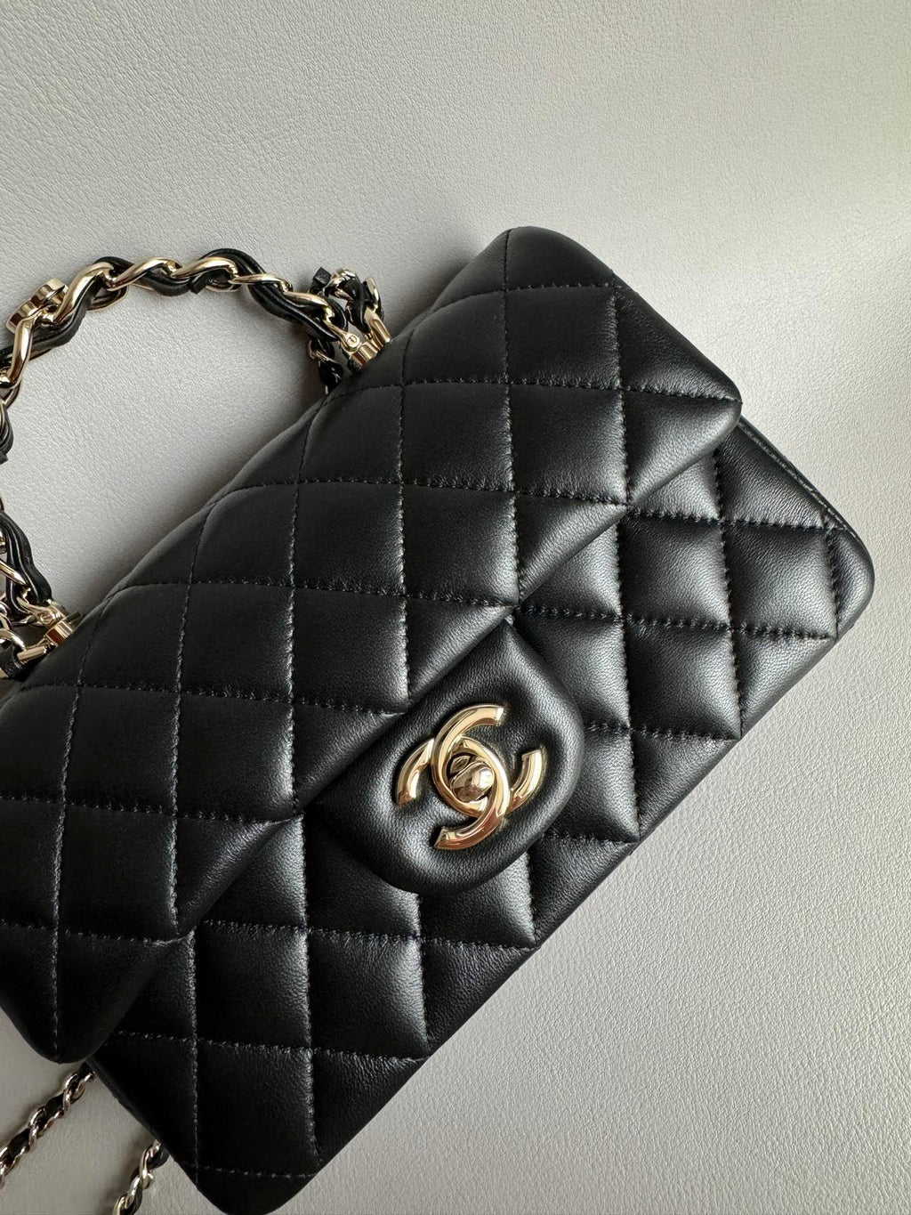 CHANEL-25B CF Handle  bag golden/sliver