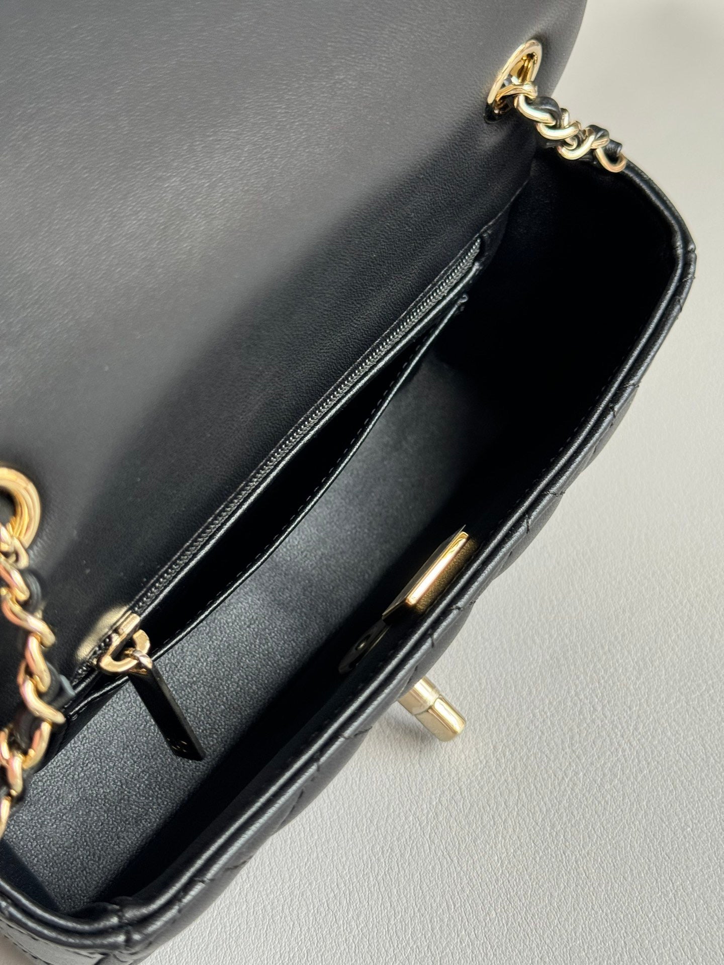 CHANEL-24K Classic Flap bag golden/sliver