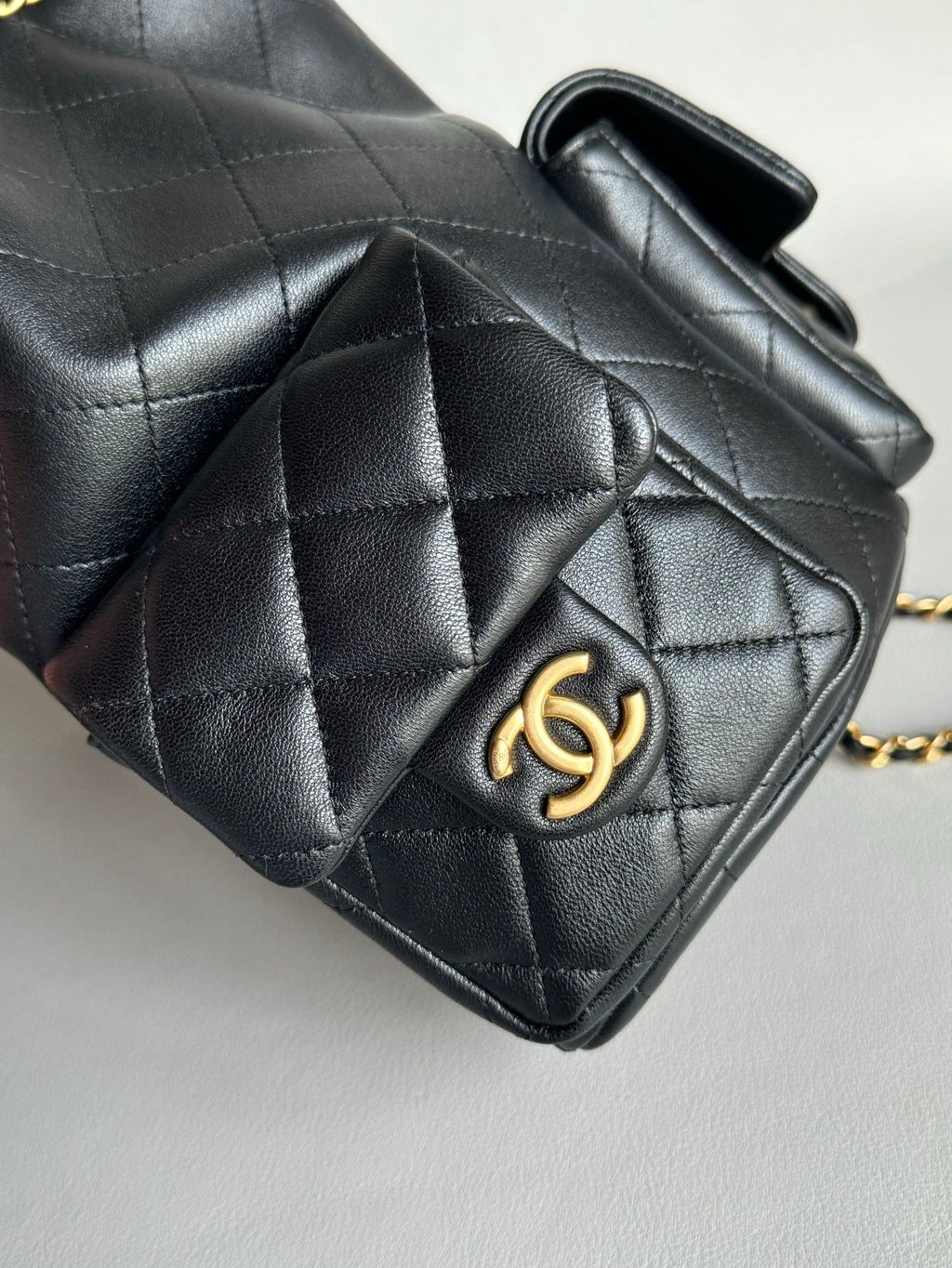 CHANEL-25C backpack golden/sliver