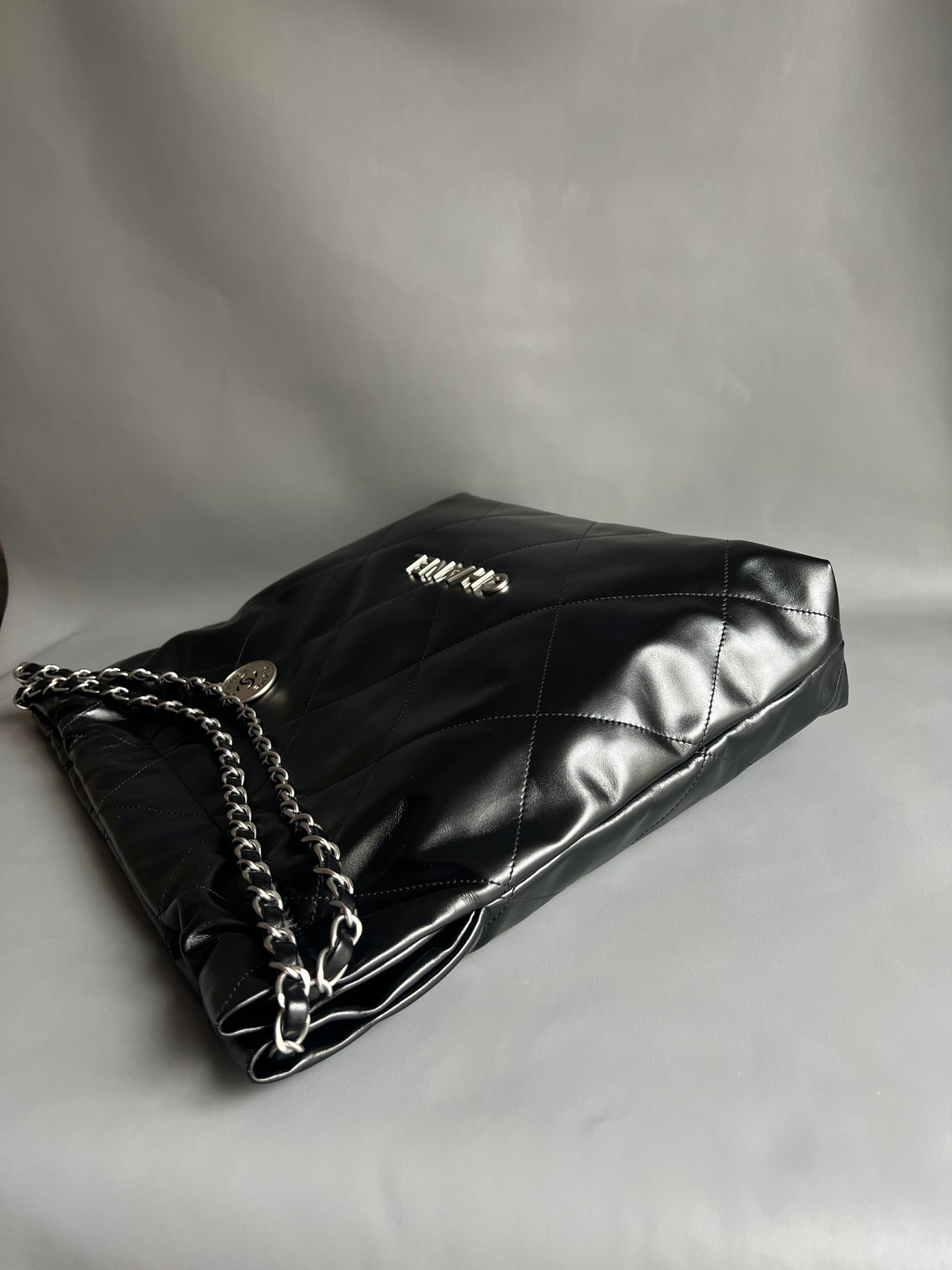 CHANEL-22bag mini golden/sliver