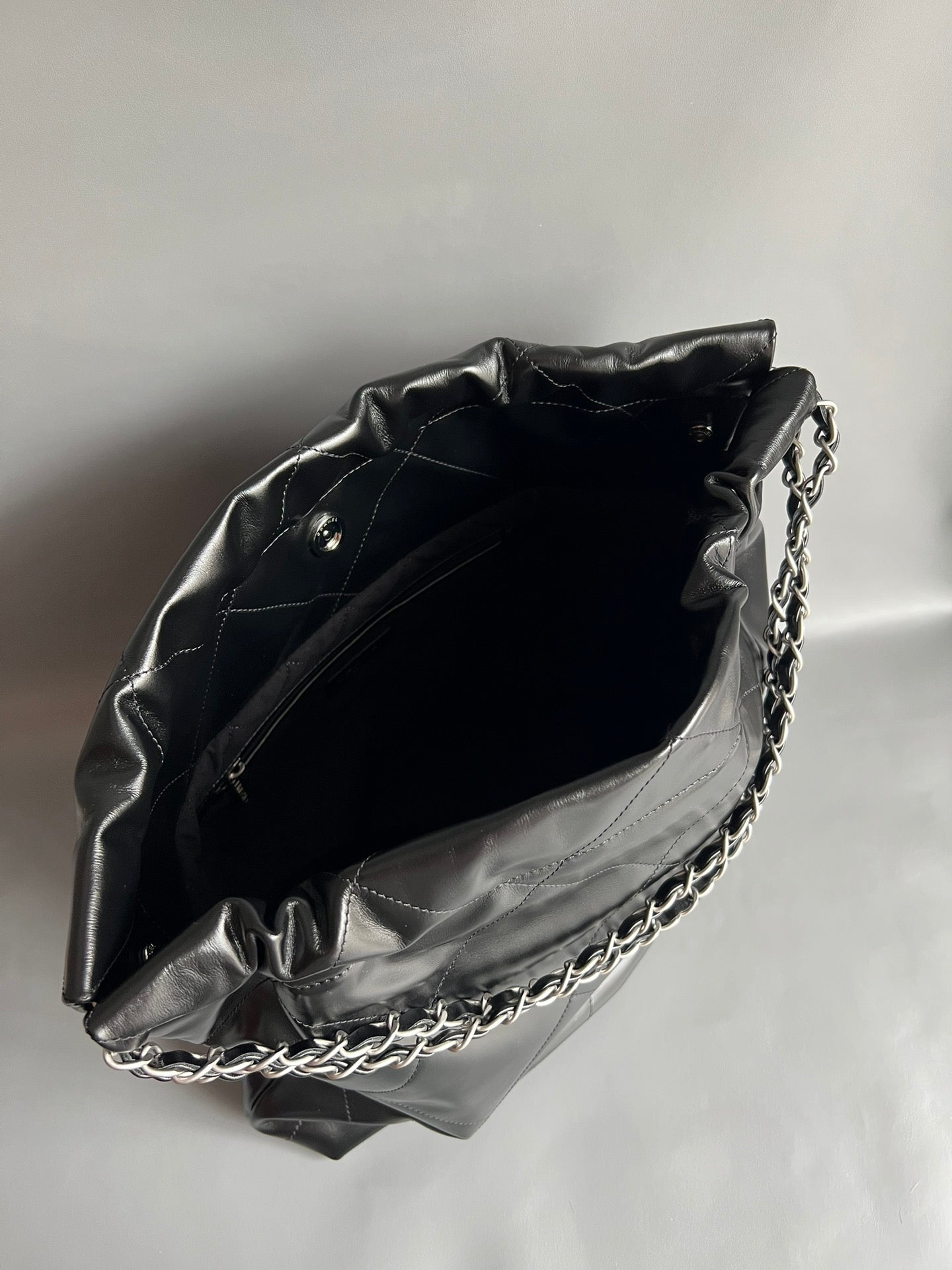 CHANEL-22bag mini golden/sliver