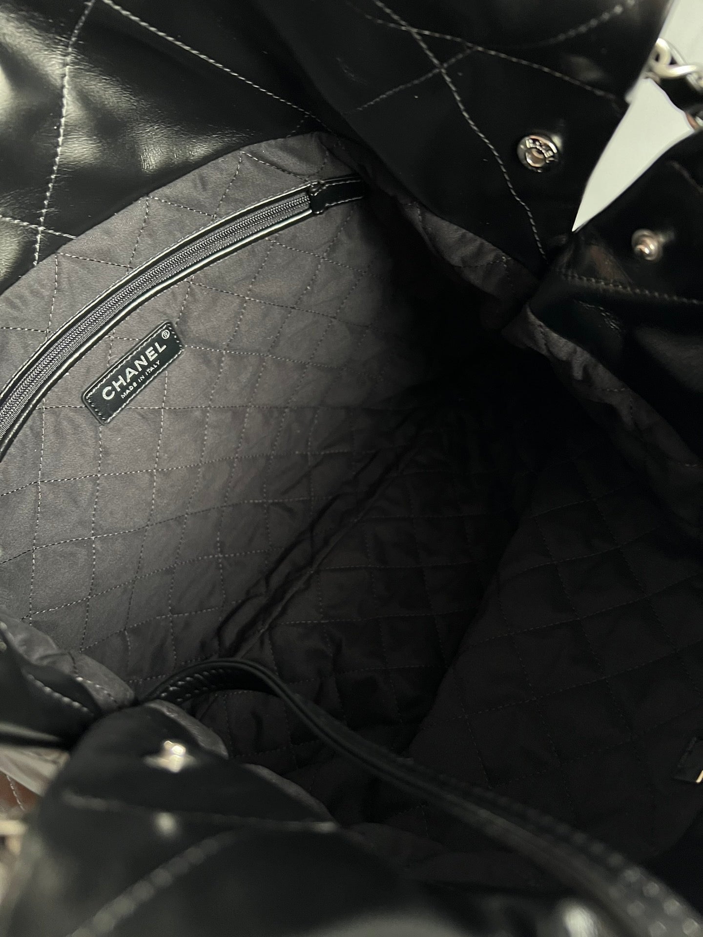 CHANEL-22bag mini golden/sliver