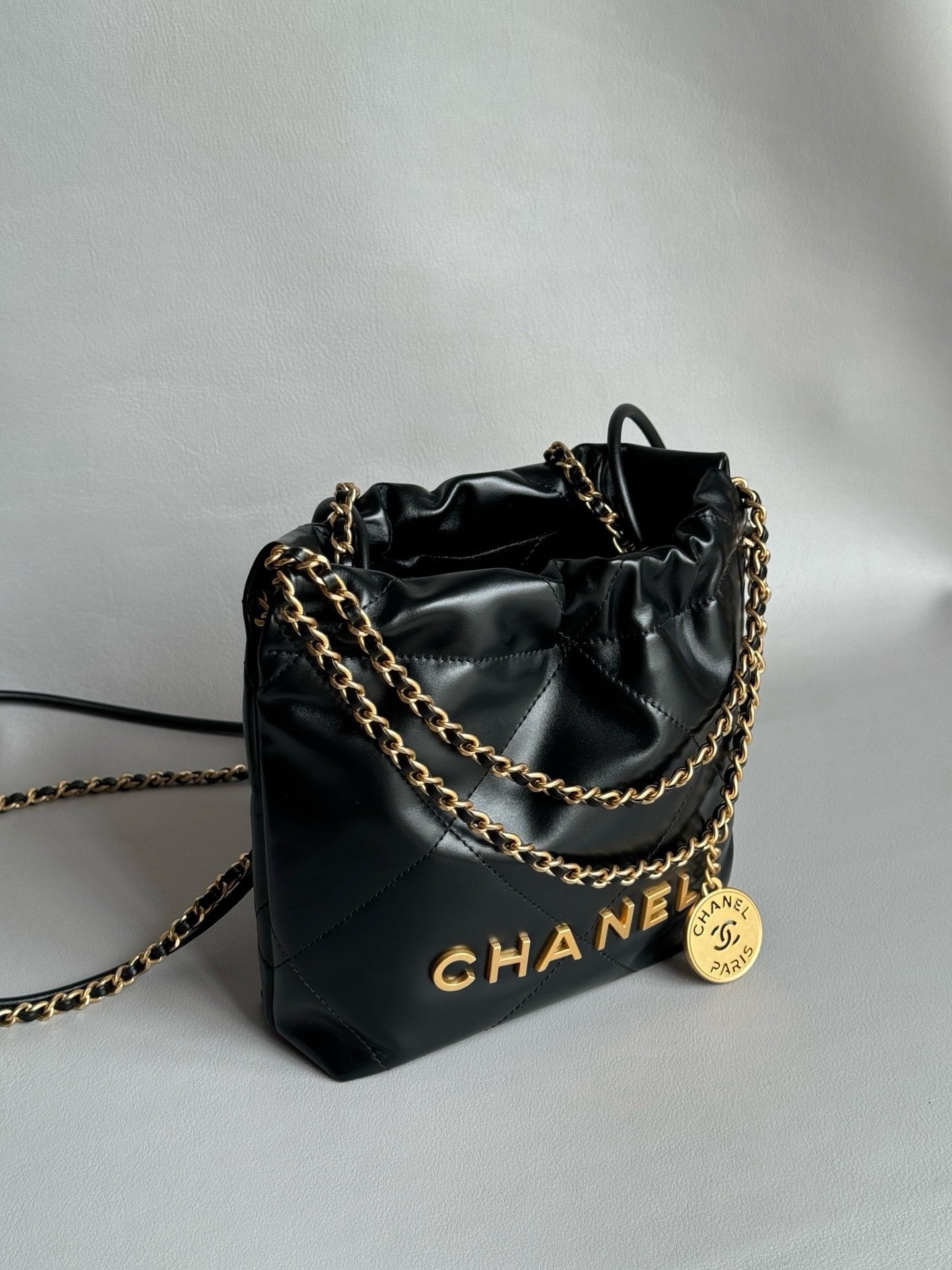 CHANEL-22bag mini golden/sliver