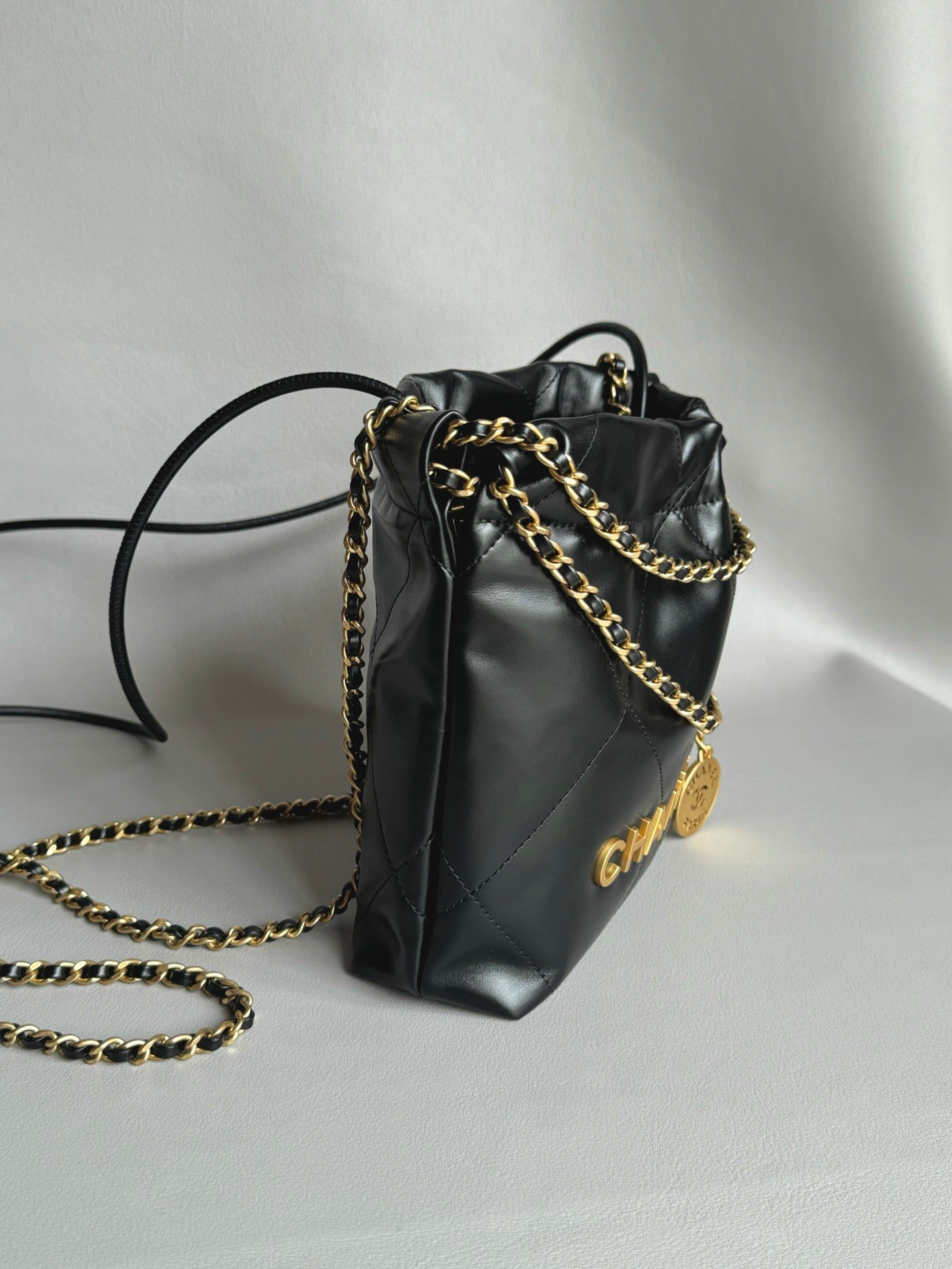 CHANEL-22bag mini golden/sliver