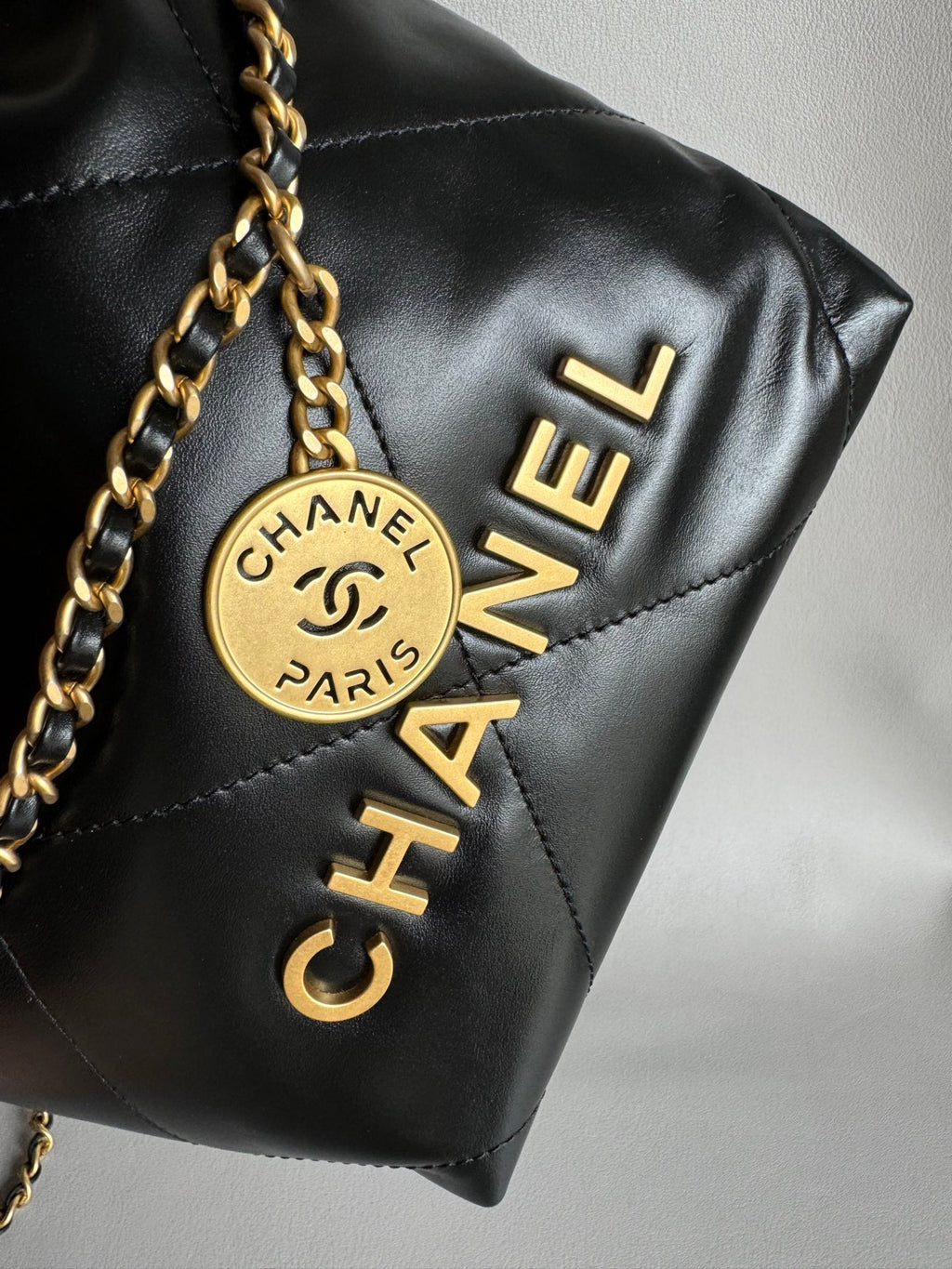 CHANEL-22bag mini golden/sliver