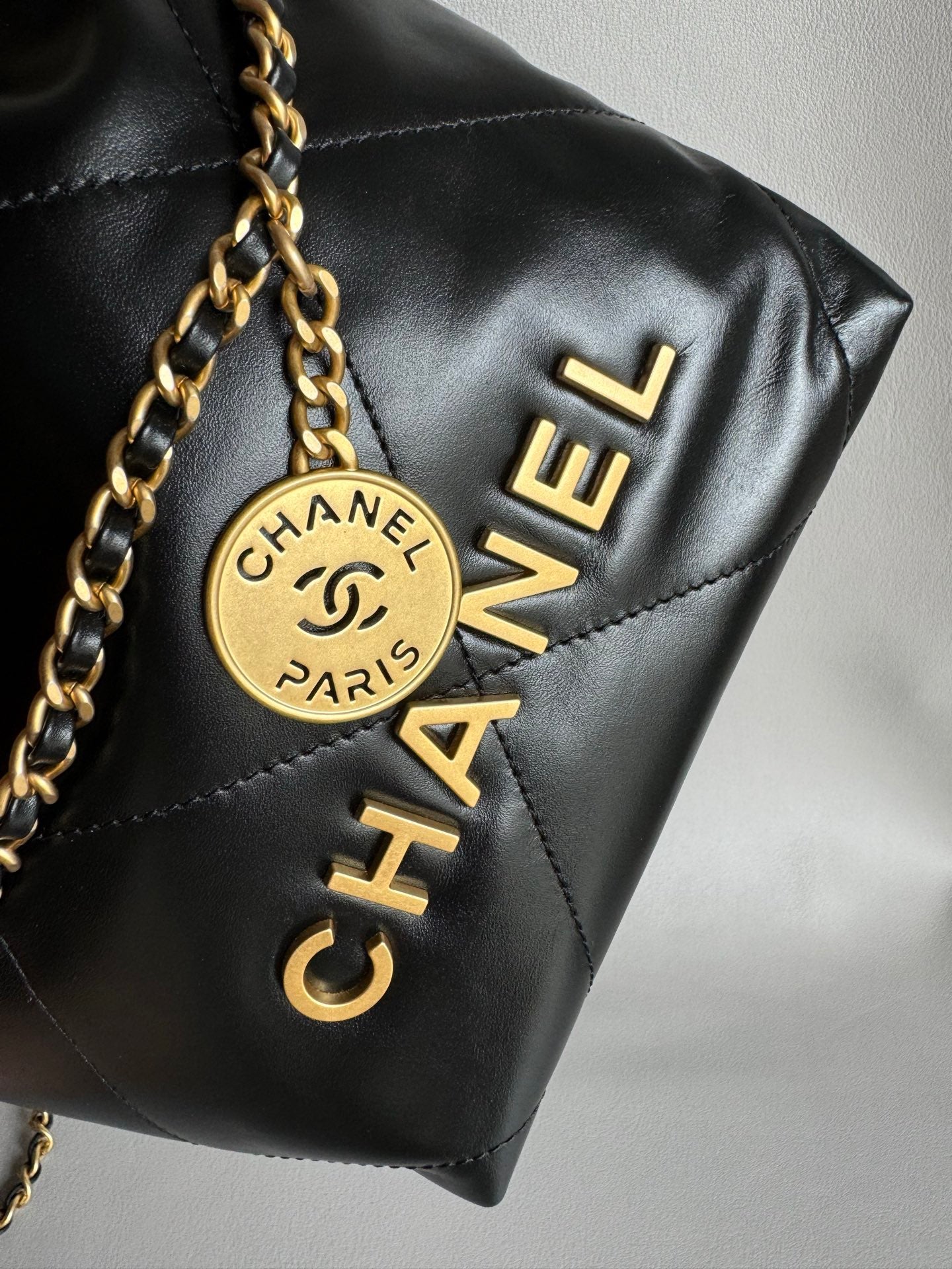 CHANEL-22bag mini golden/sliver