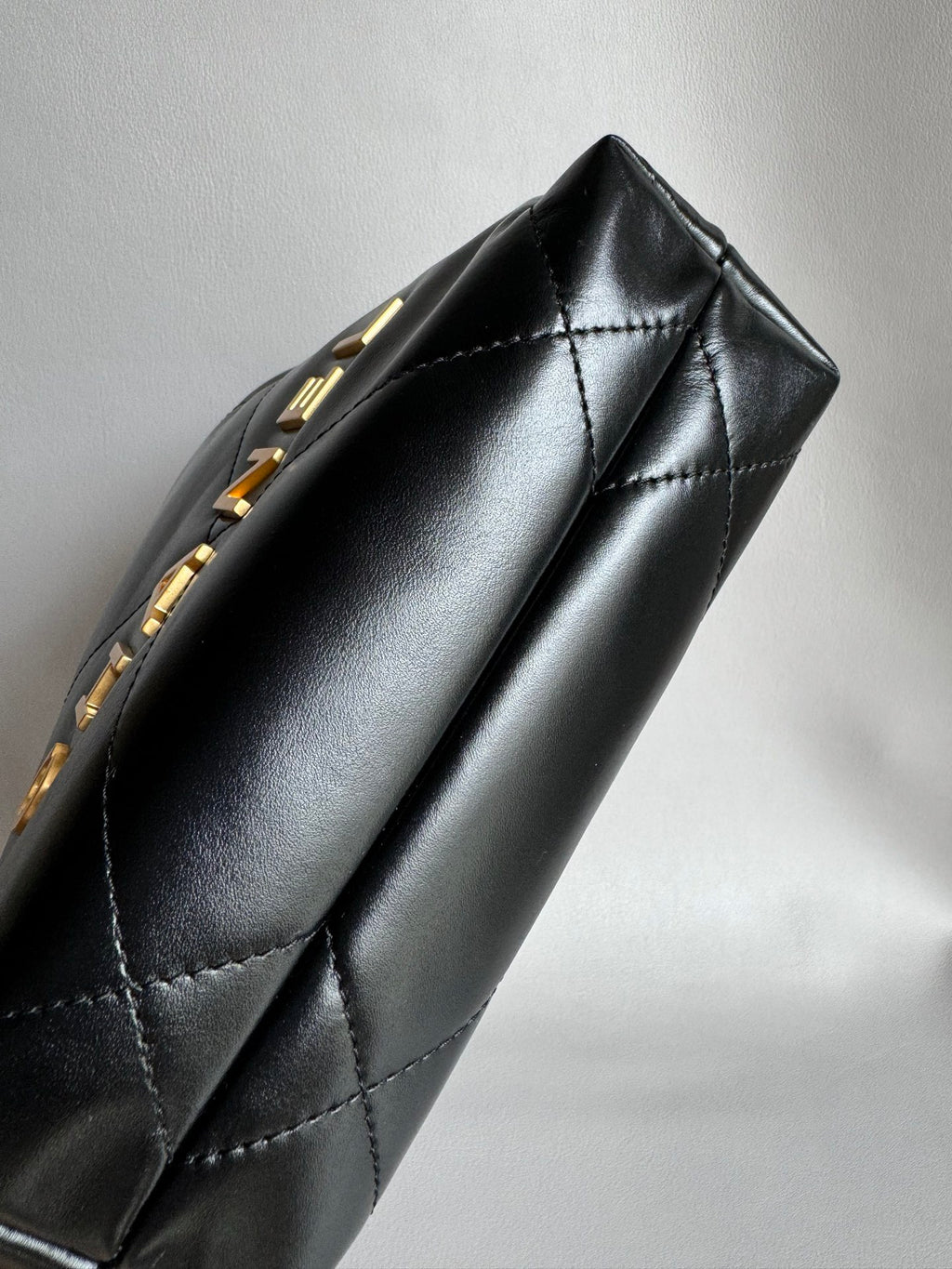 CHANEL-22bag mini golden/sliver