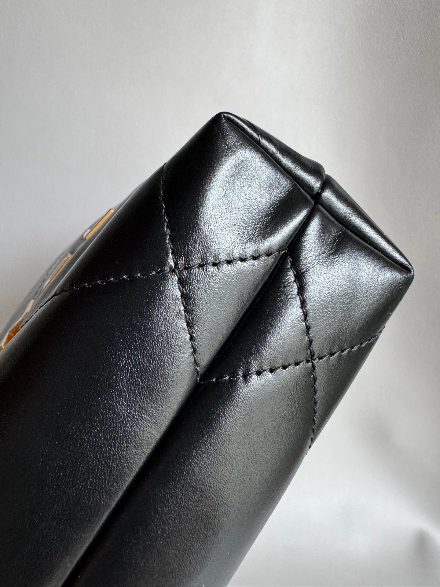 CHANEL-22bag mini golden/sliver