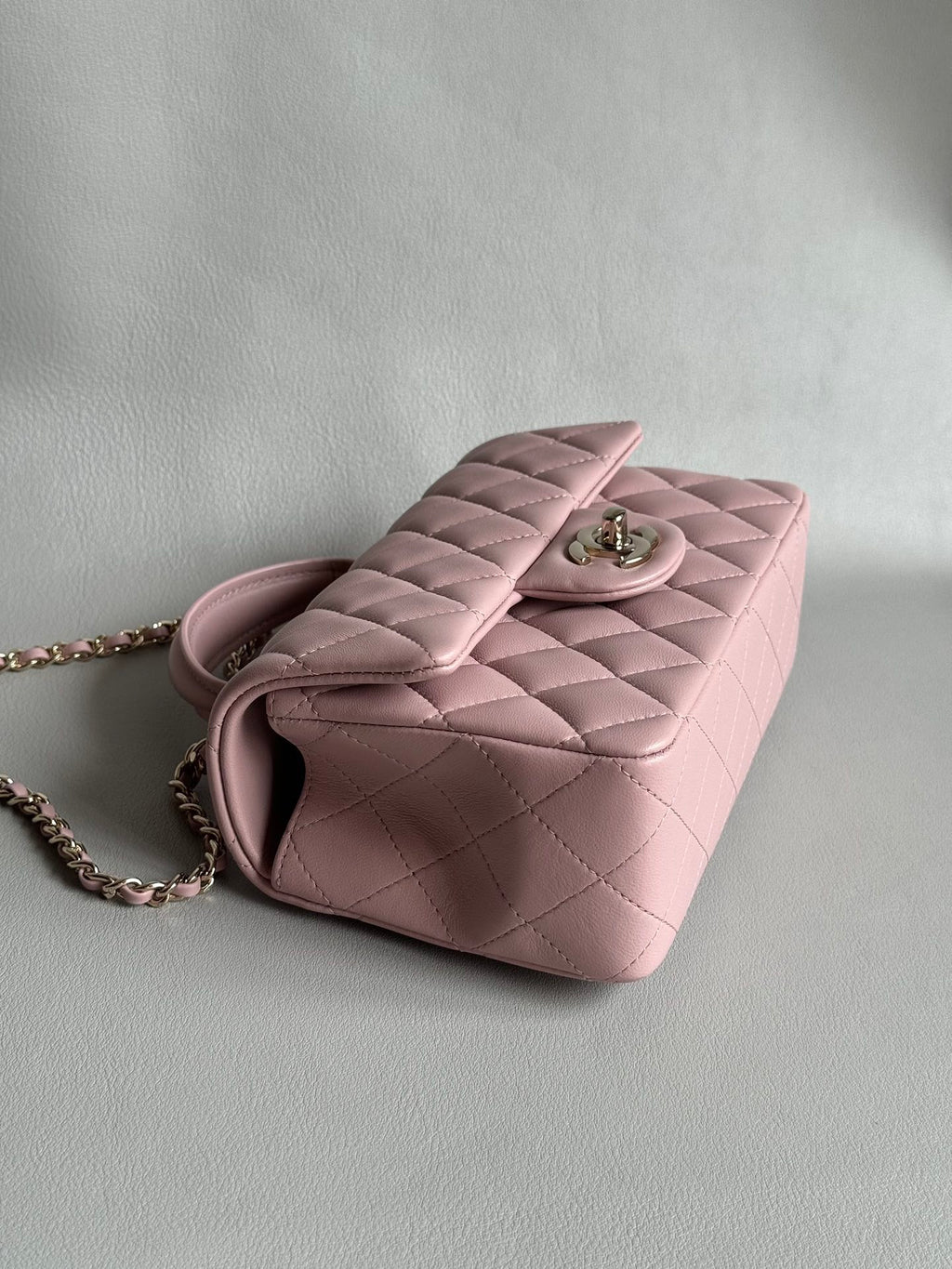 CHANEL-25B CF Handle mini bag golden/sliver