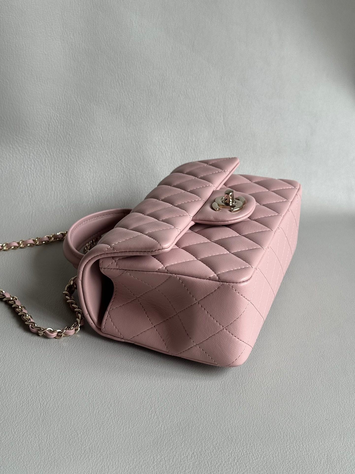 CHANEL-25B CF Handle mini bag golden/sliver