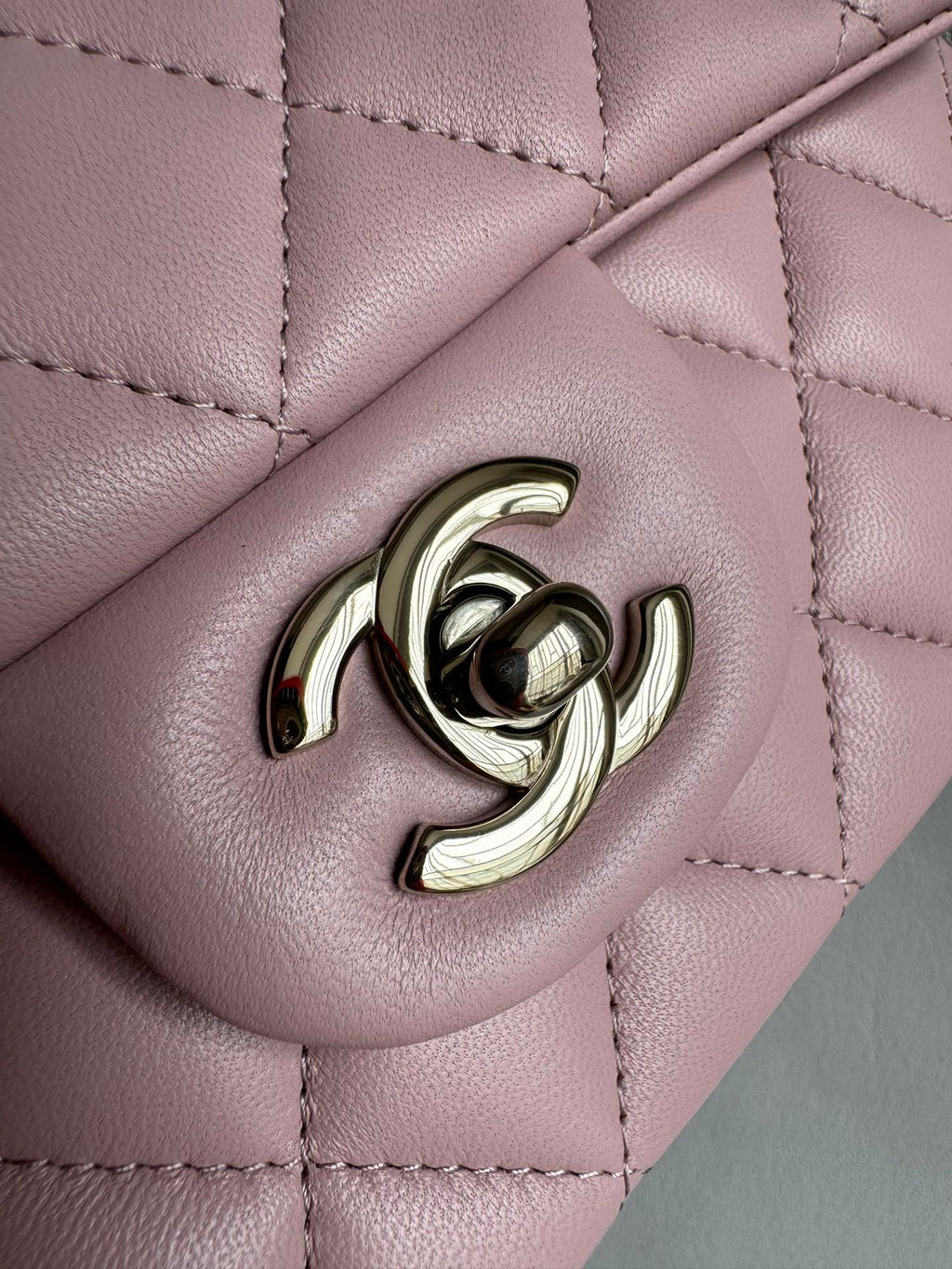 CHANEL-25B CF Handle mini bag golden/sliver