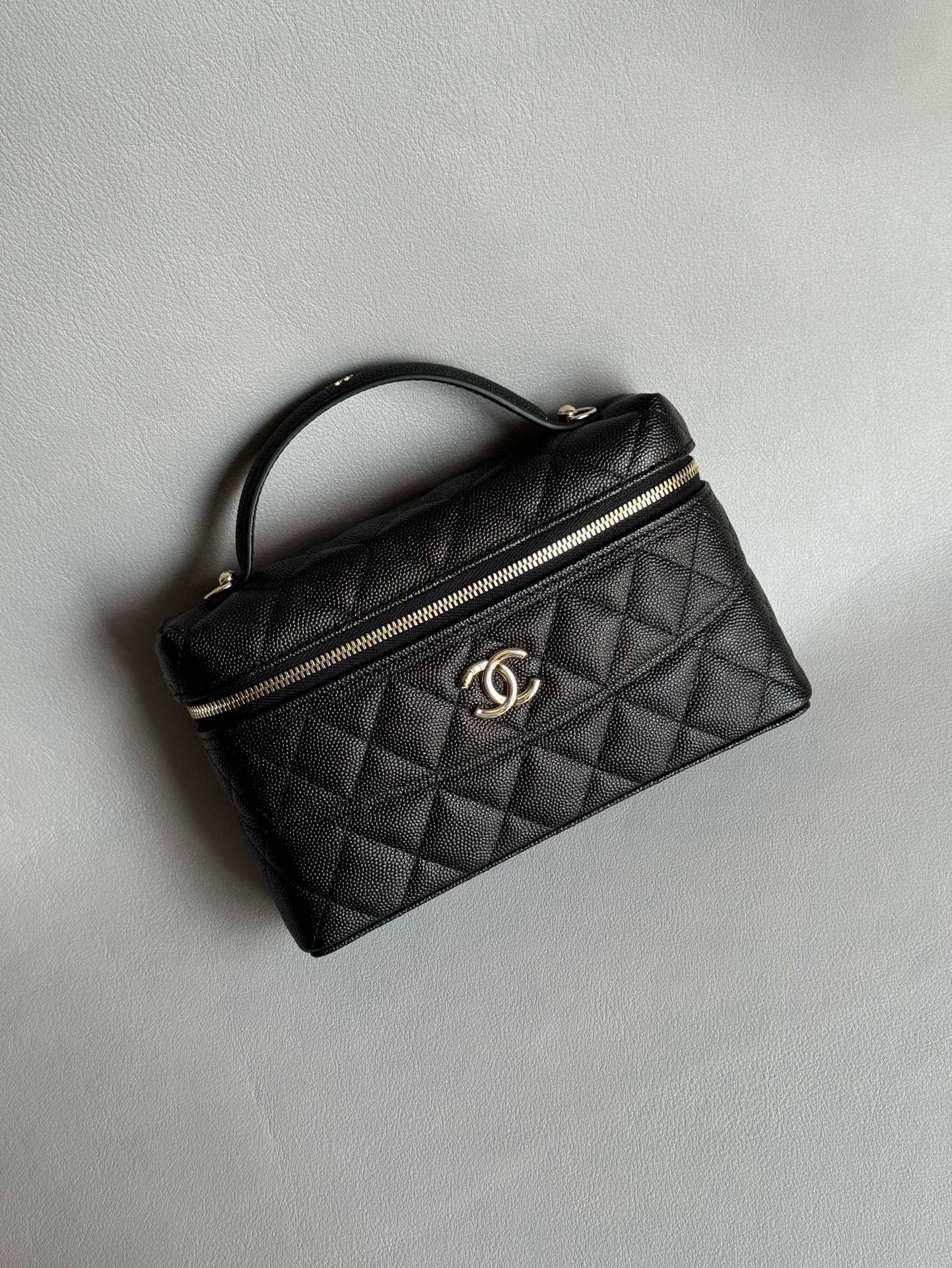 CHANEL-25S LP box golden/sliver