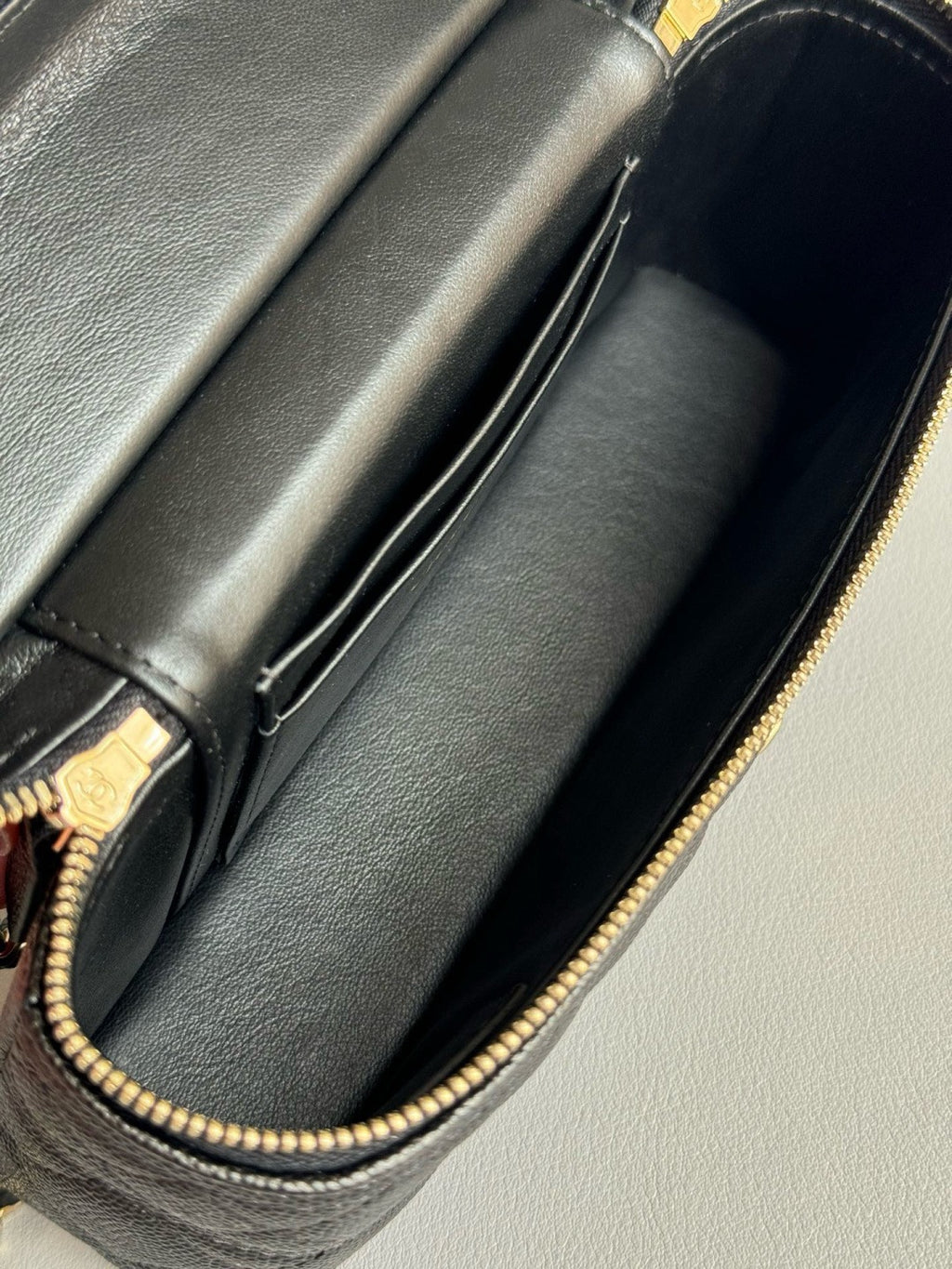 CHANEL-25S LP box golden/sliver