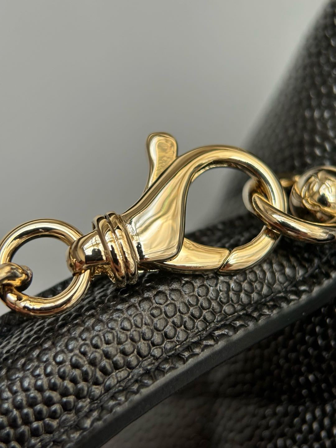 CHANEL-25S LP box golden/sliver