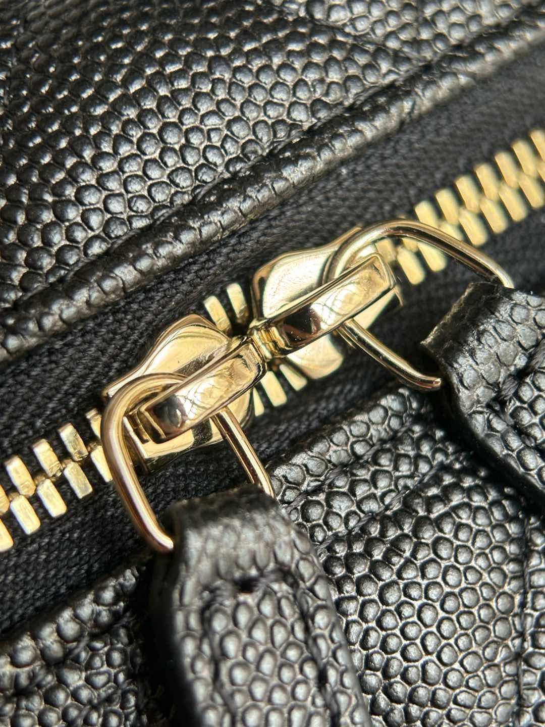 CHANEL-25S LP box golden/sliver