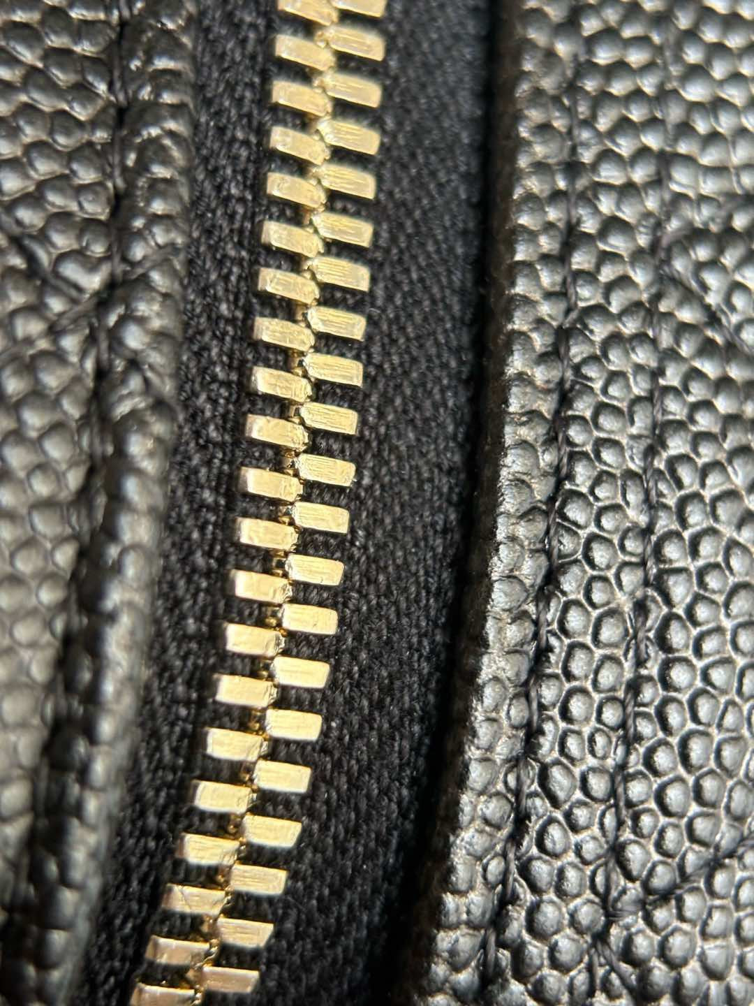 CHANEL-25S LP box golden/sliver