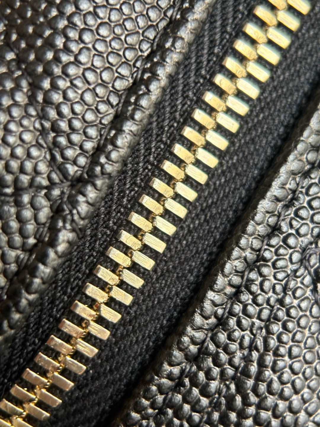 CHANEL-25S LP box golden/sliver