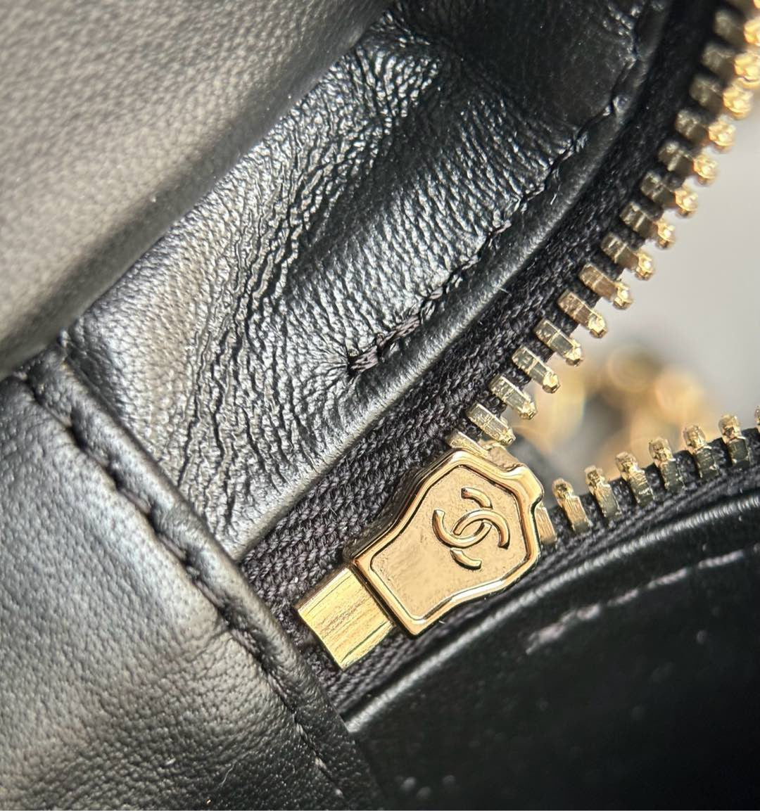 CHANEL-25S LP box golden/sliver