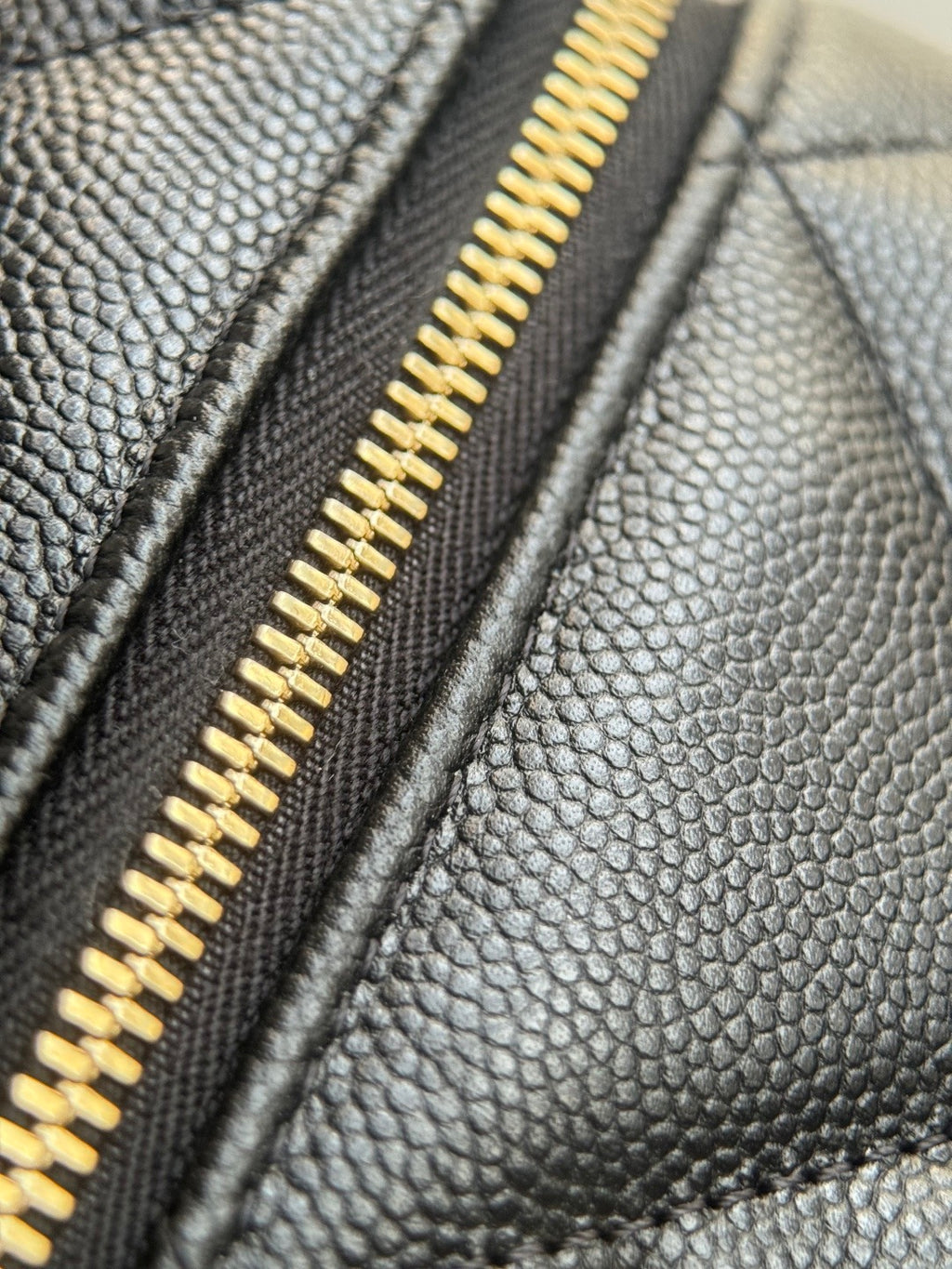 CHANEL-25KLP Bento Bag golden/sliver