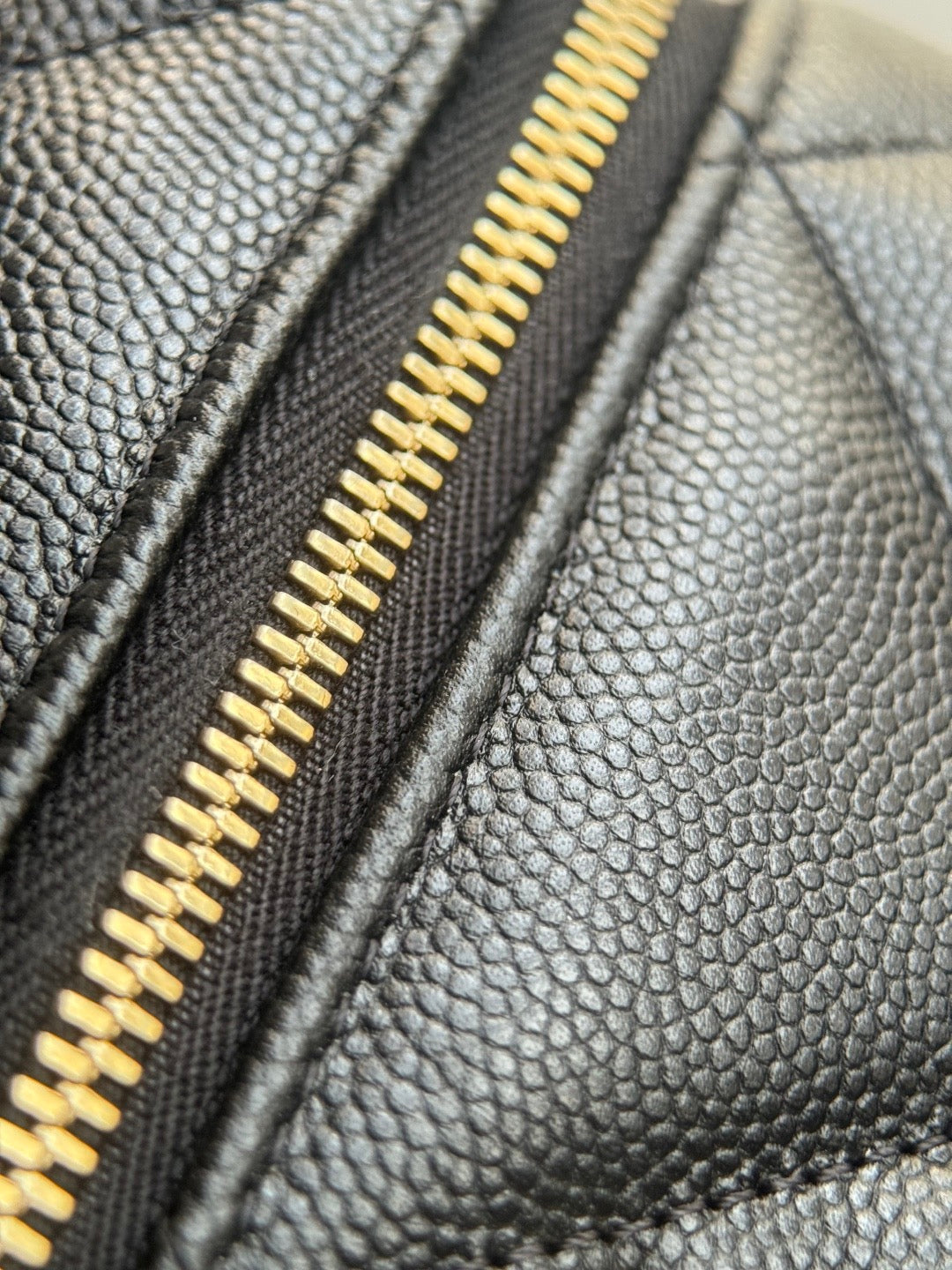 CHANEL-25KLP Bento Bag golden/sliver