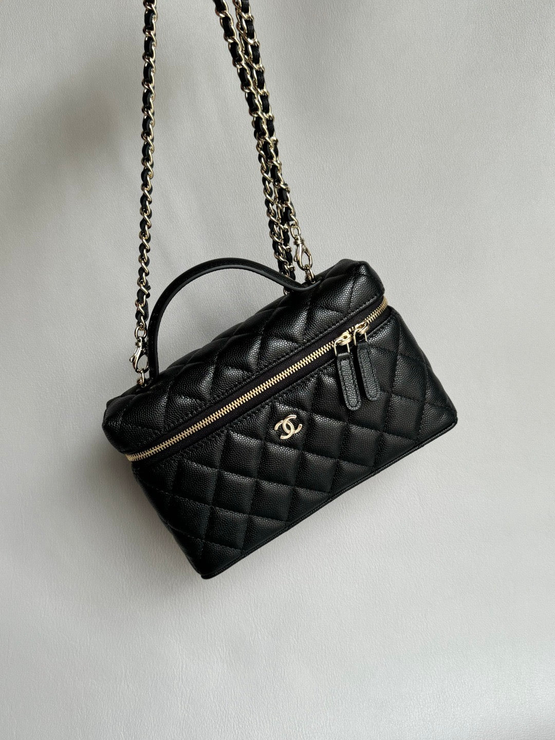 CHANEL-25K LP box golden/sliver