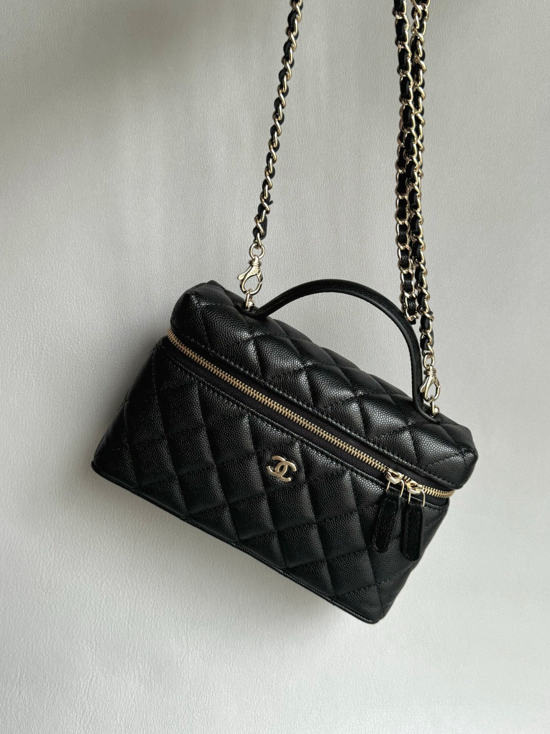 CHANEL-25K LP box golden/sliver