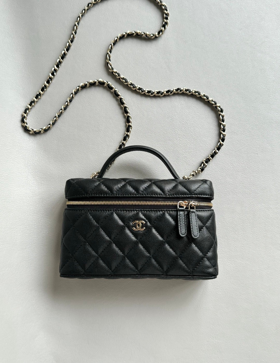CHANEL-25K LP box golden/sliver