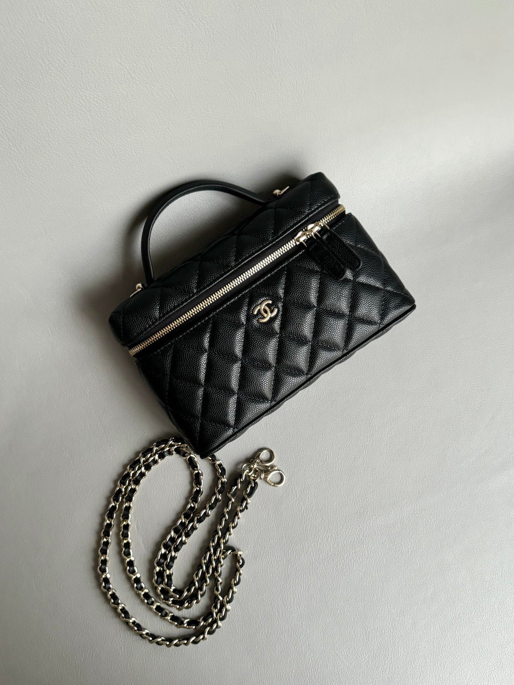 CHANEL-25K LP box golden/sliver