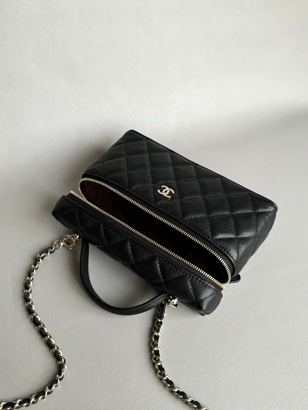 CHANEL-25K LP box golden/sliver