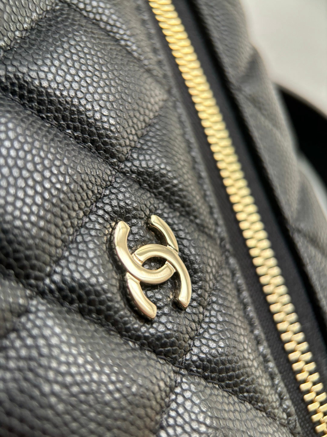 CHANEL-25K LP box golden/sliver