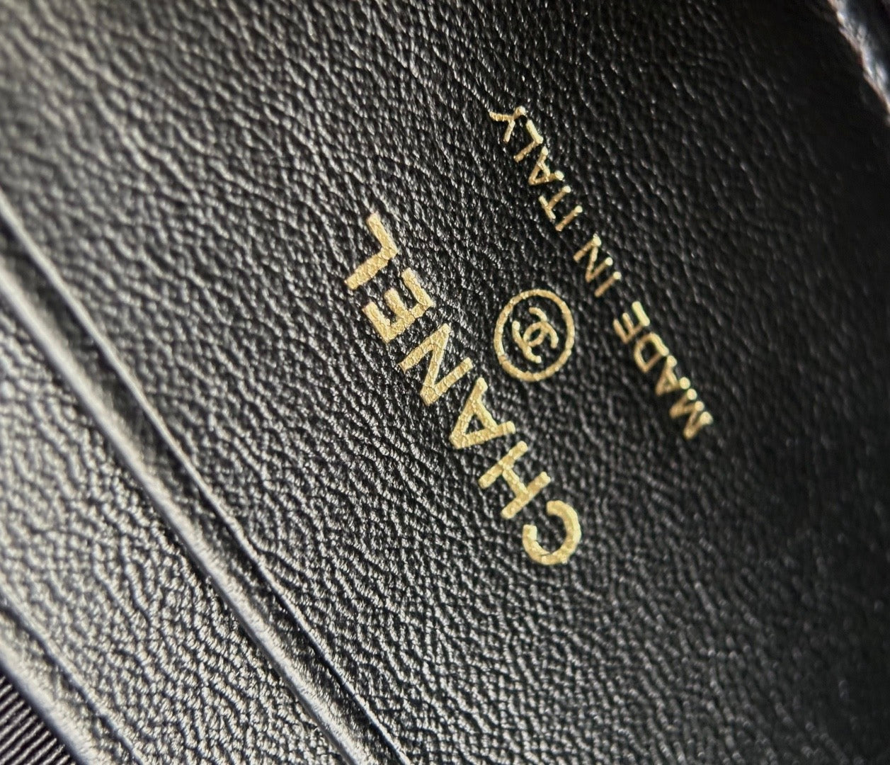 CHANEL-25P LP box golden/sliver