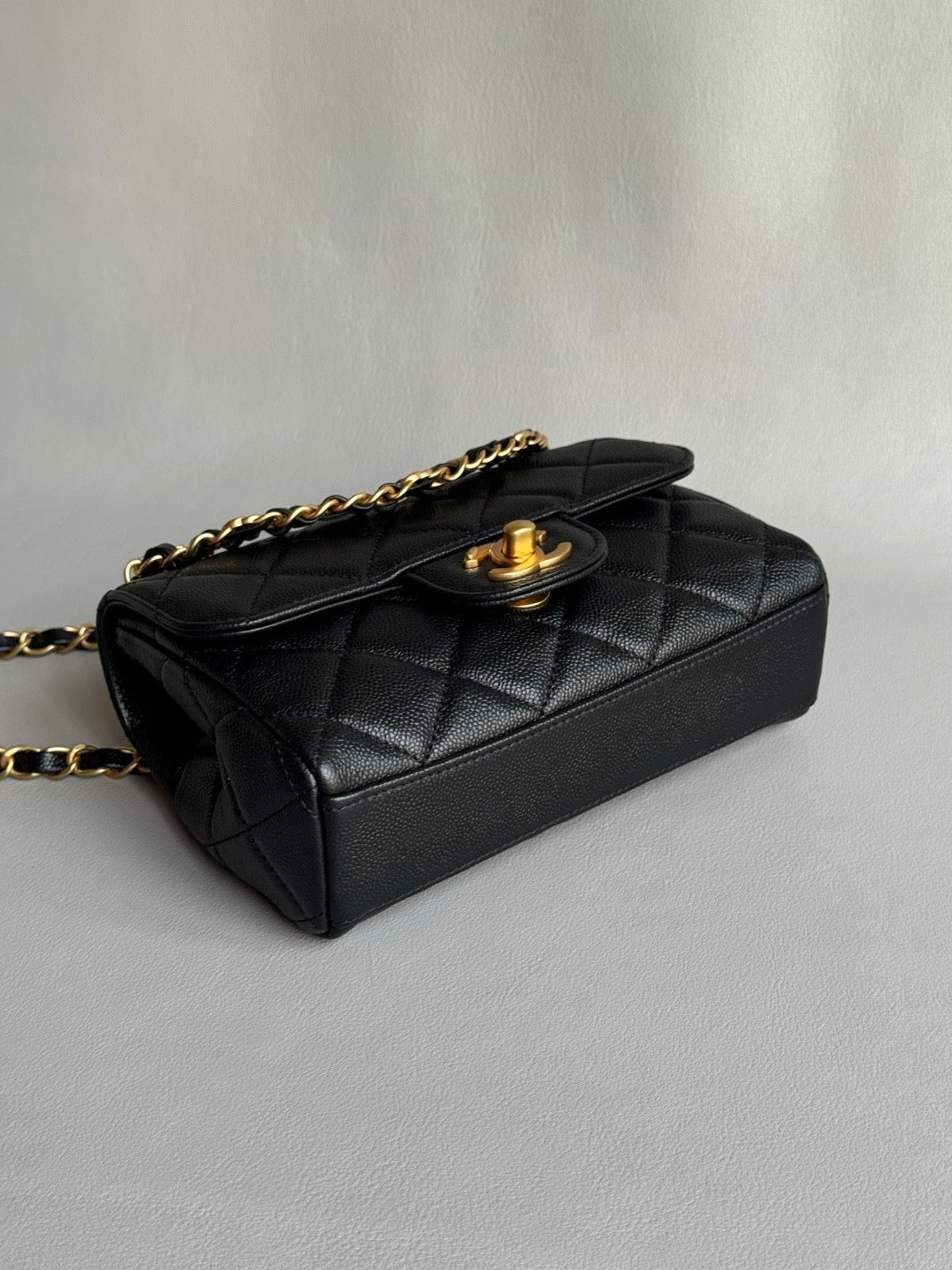 CHANEL-25B Handle BAG golden/sliver